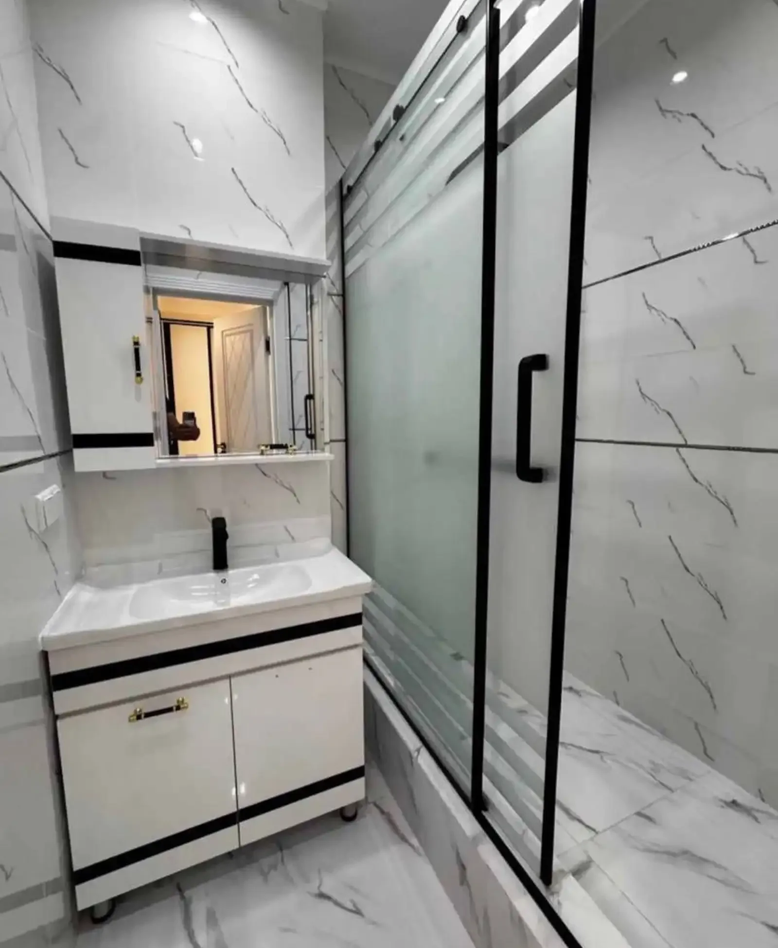 2-комн. квартира, 12 этаж, 79 м², Шохмансур