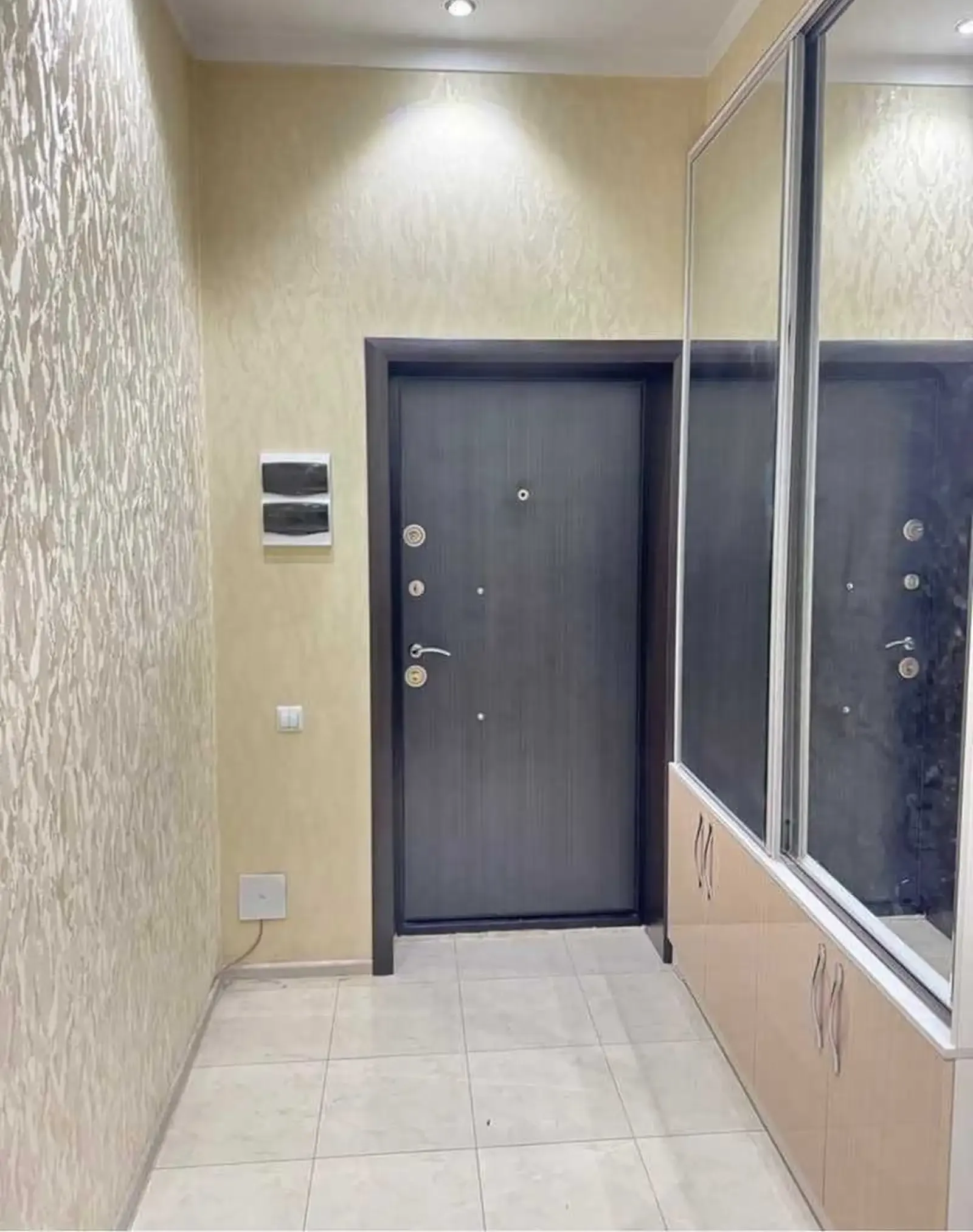 3-комн. квартира, 2 этаж, 100м², Сино