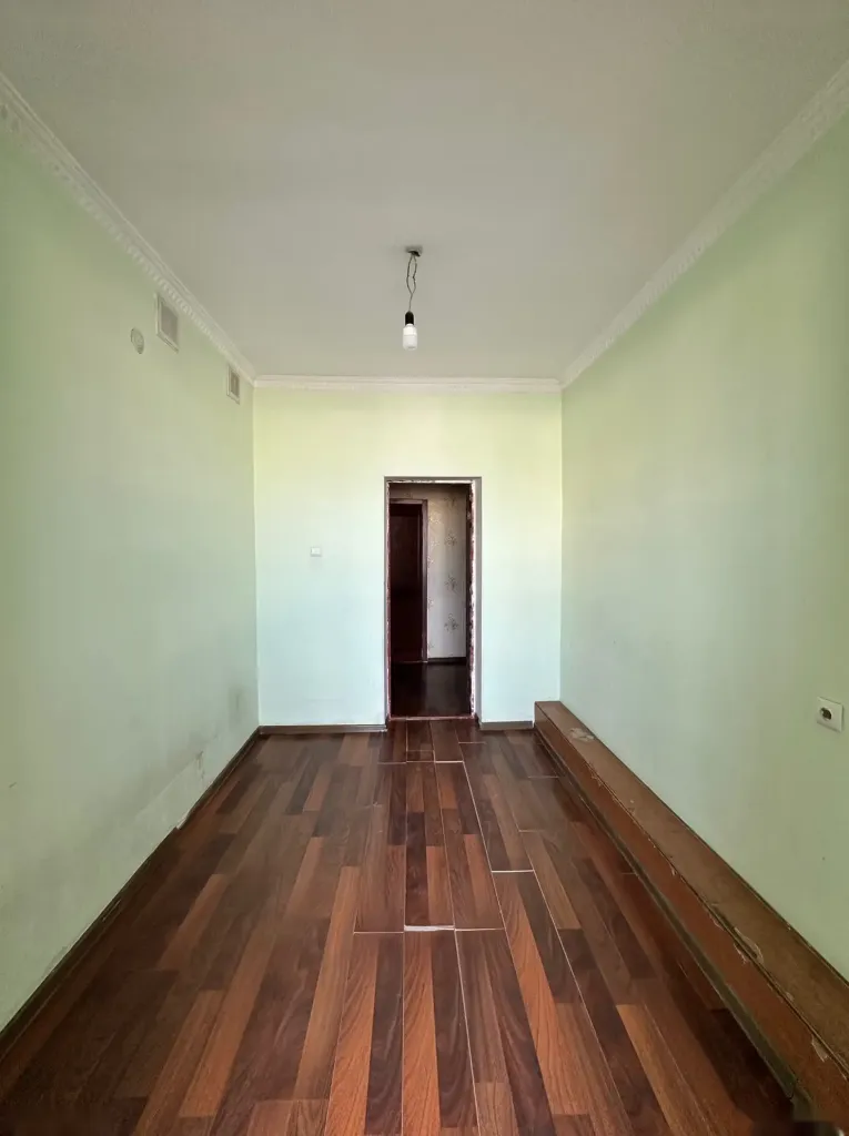 1-комн. квартира, 4 этаж, 54 м², 46й Микрорайон, Улица Сохили, Автосалон BMW, Район Фирдавси