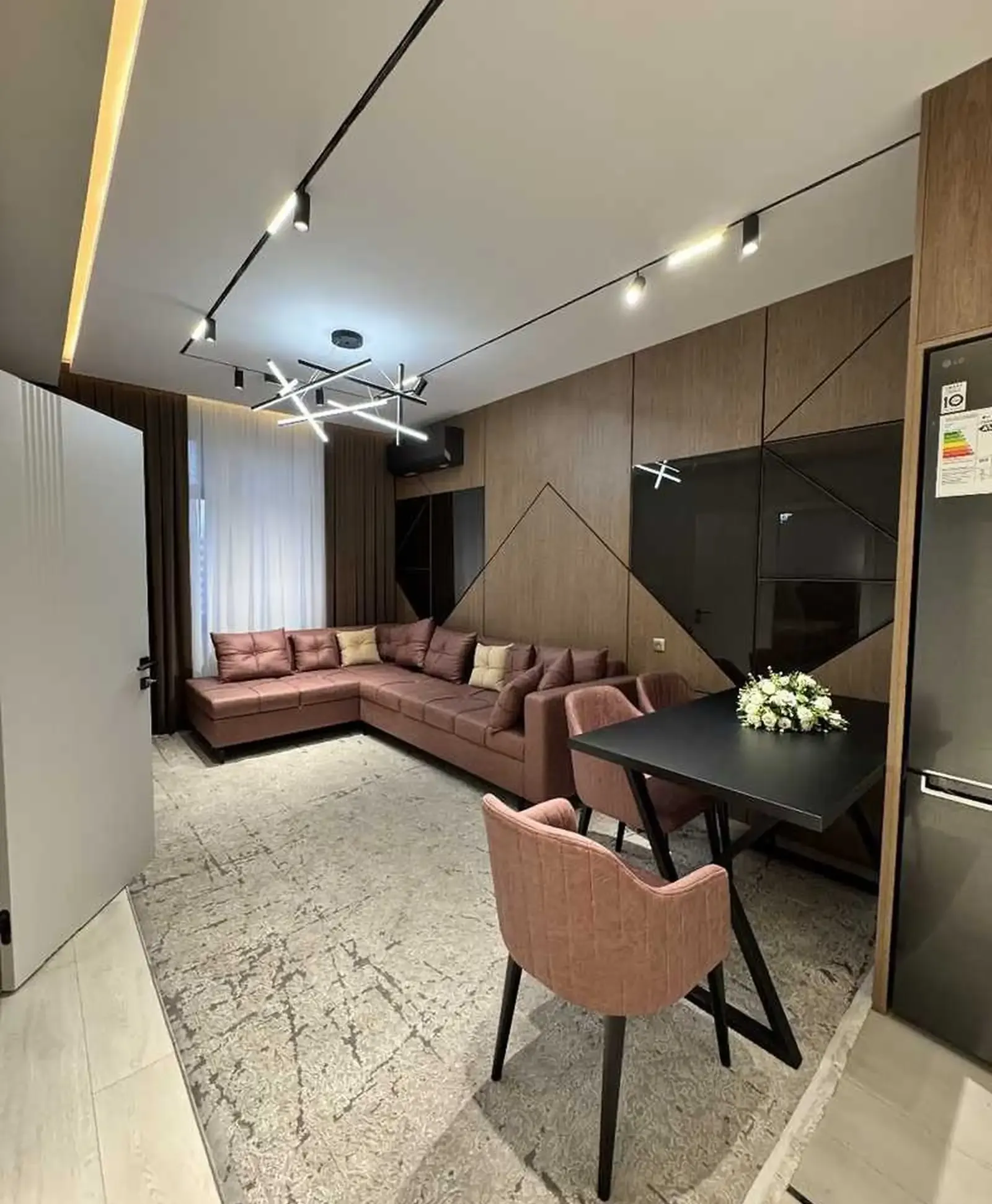 2-комн. квартира, 10 этаж, 65м², Танка
