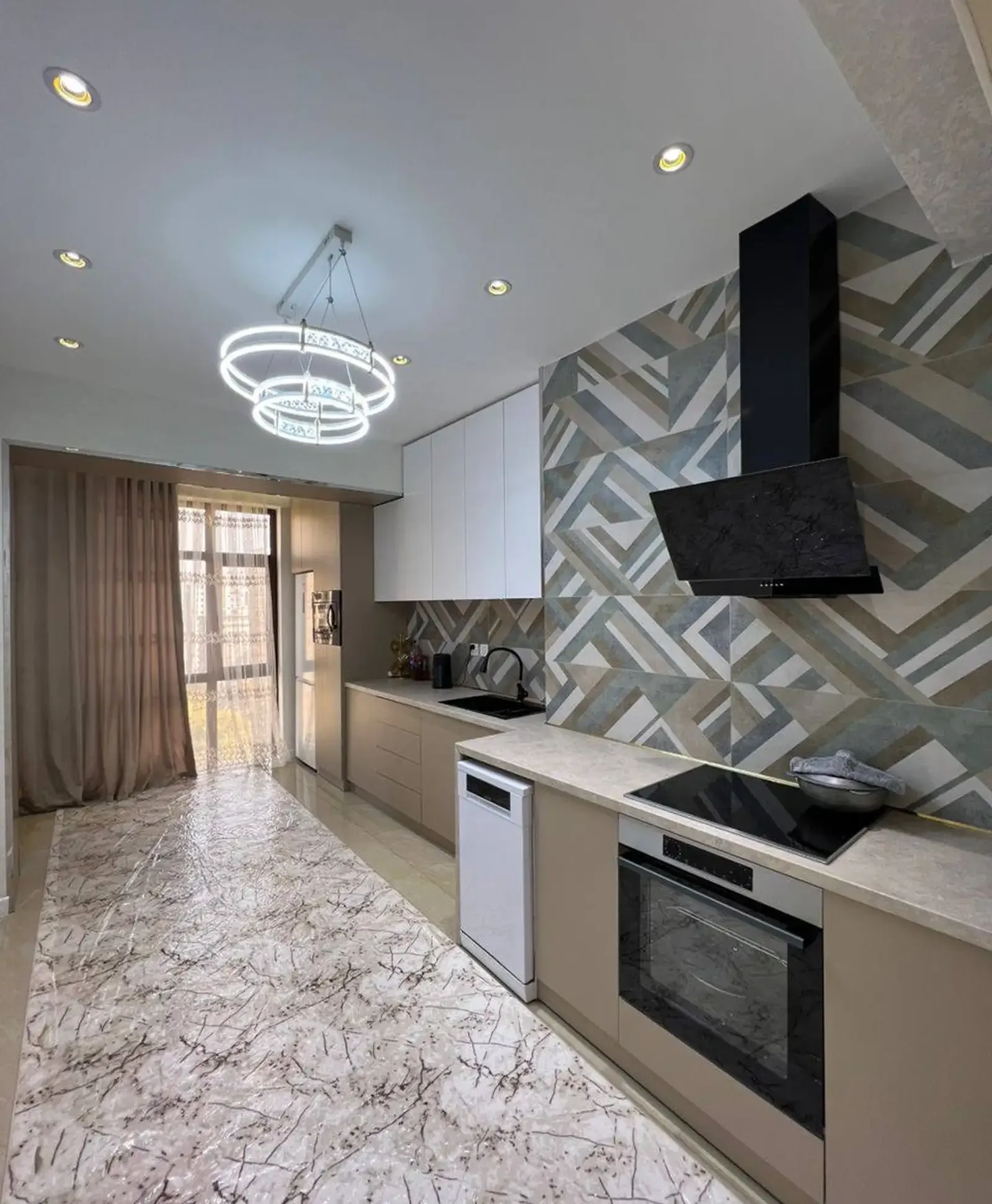 4-комн. квартира, 16 этаж, 108 м², Шохмансур