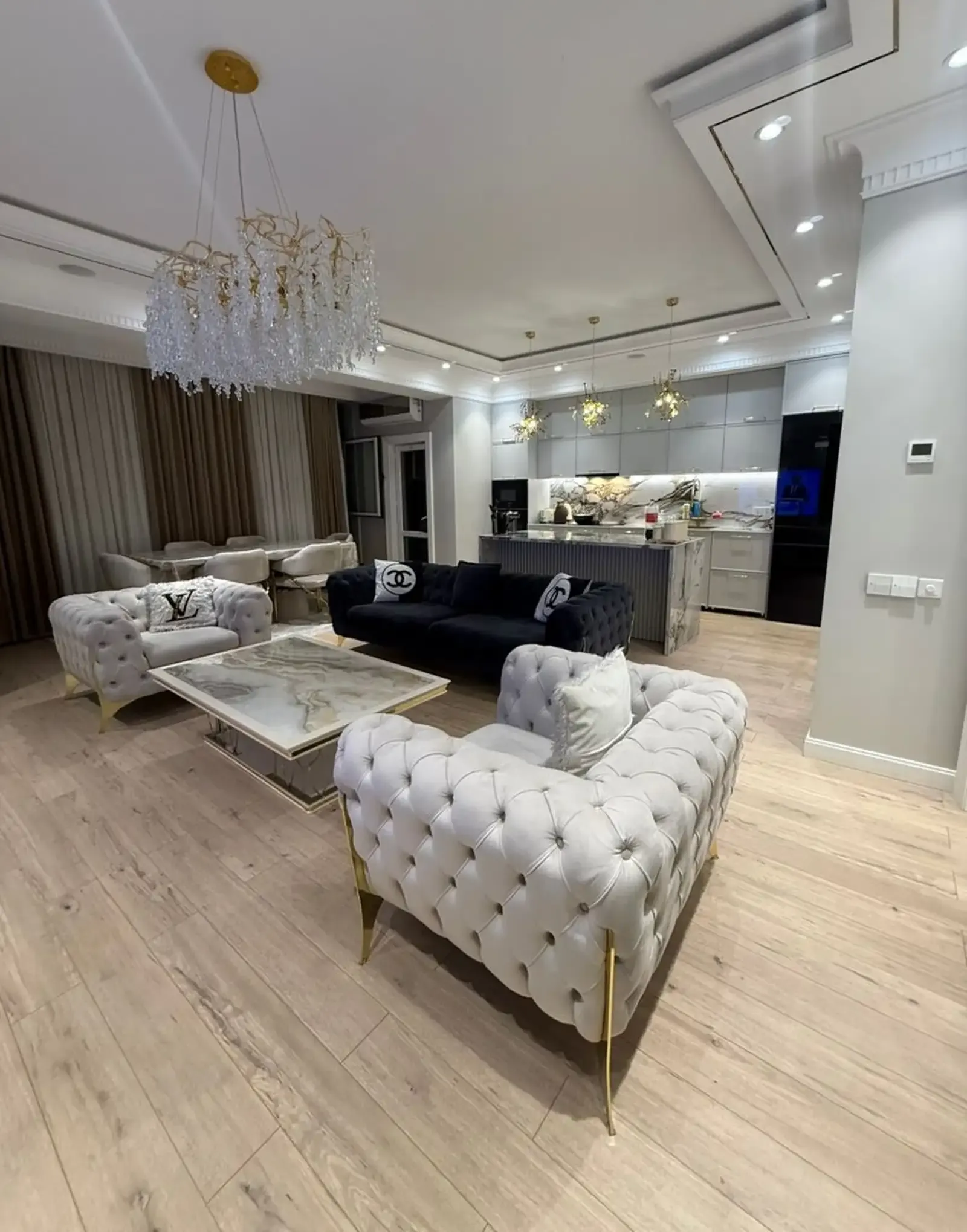 4-комн. квартира, 13 этаж, 162м², Овир