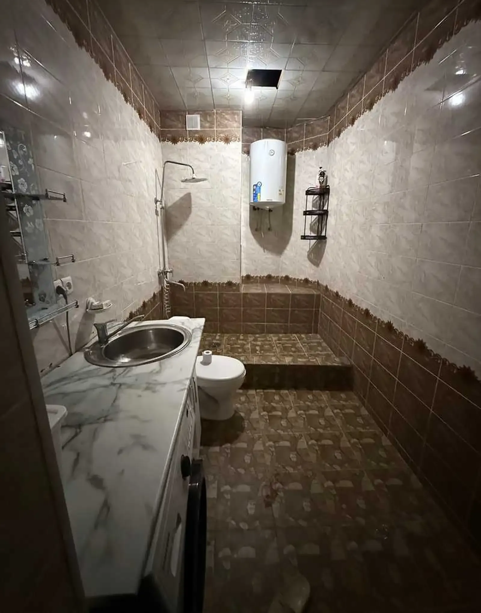 2-комн. квартира, 10 этаж, 77м², Чор Дома