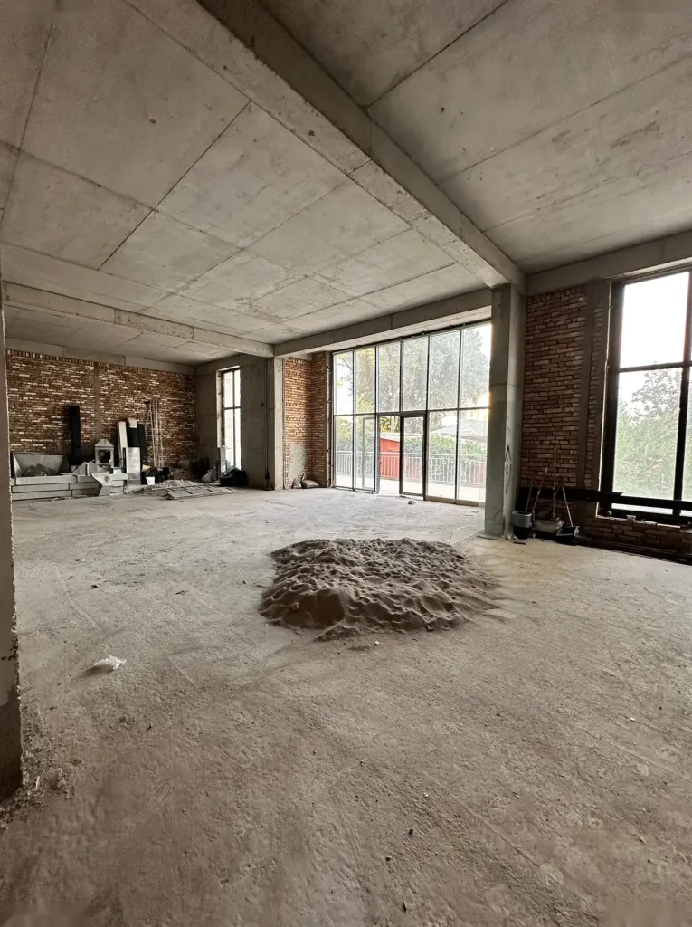 Помещение под свободное назначение, 270м², Сзади гостиницы Сафо, Спуск пединститута, Центр