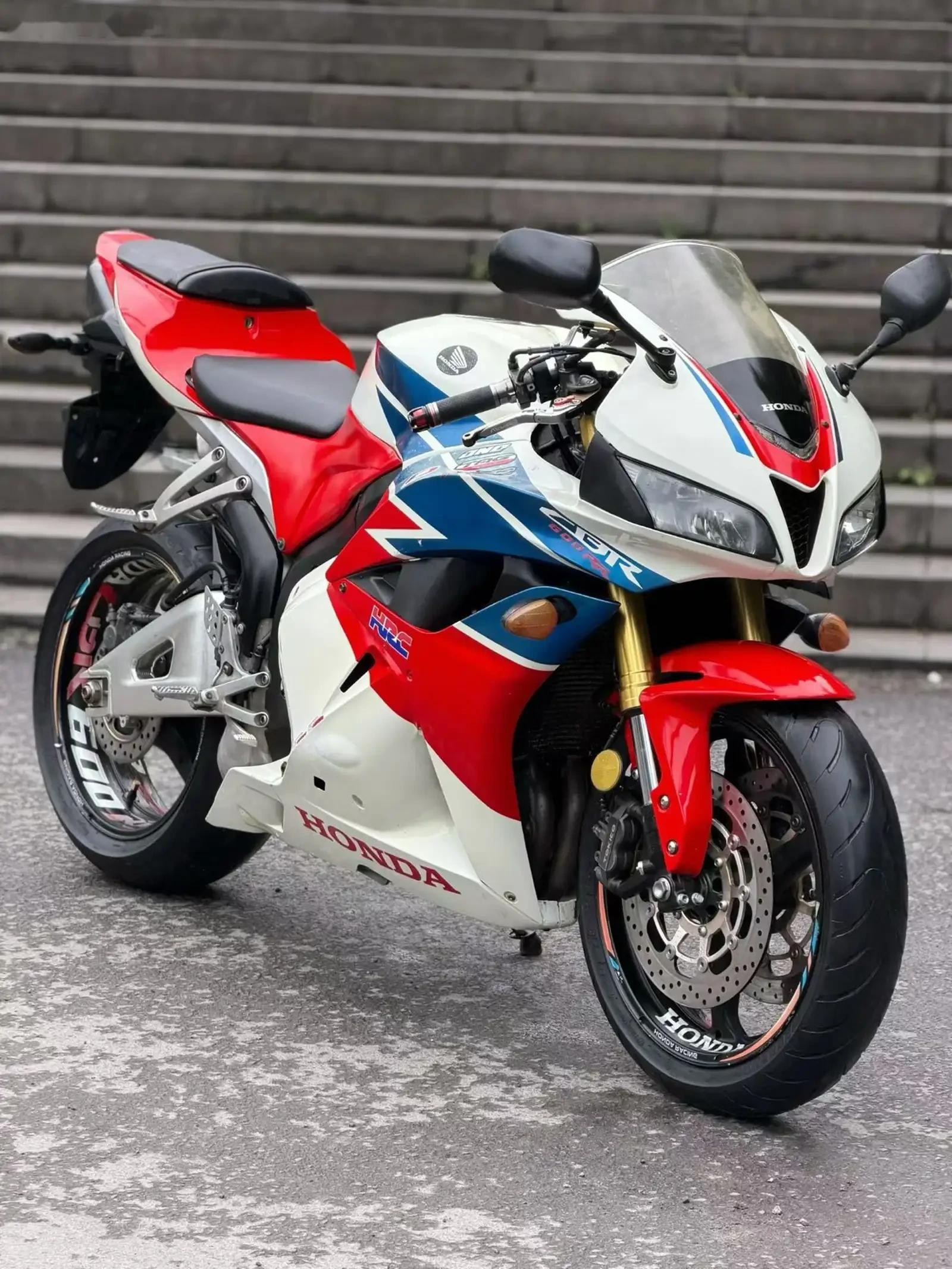 Мотоцикл Honda cbr600