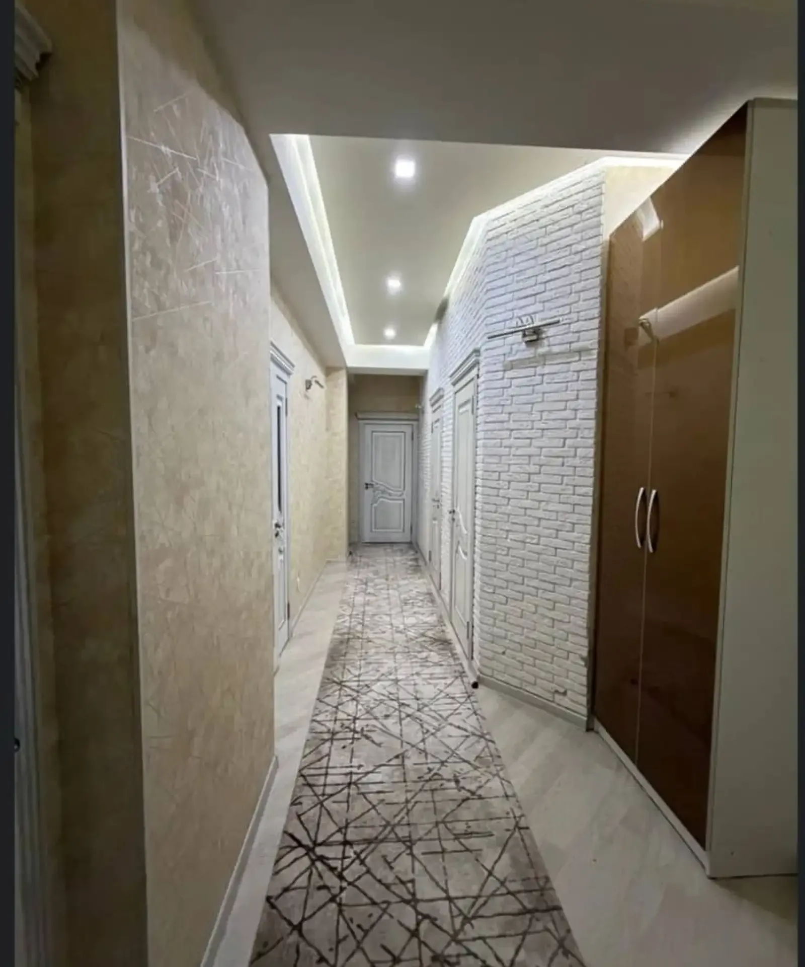 3-к квартира, 11 этаж, 100 м², И Сомони Дом печать