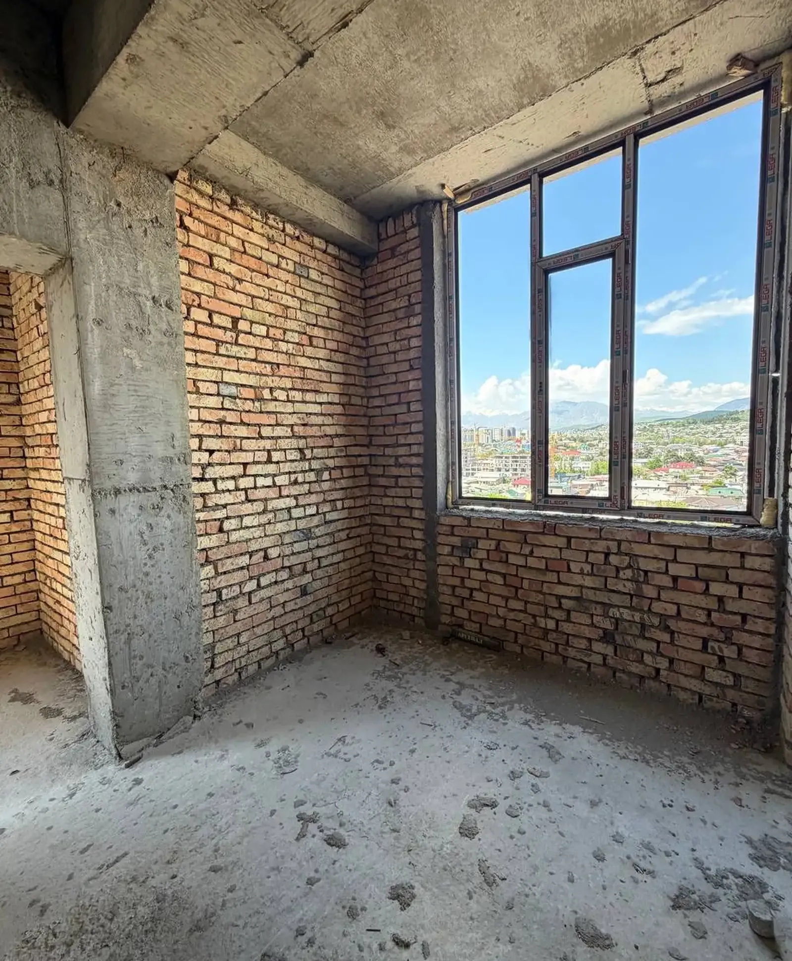 2-комн. квартира, 12 этаж, 63 м², Шохмансур