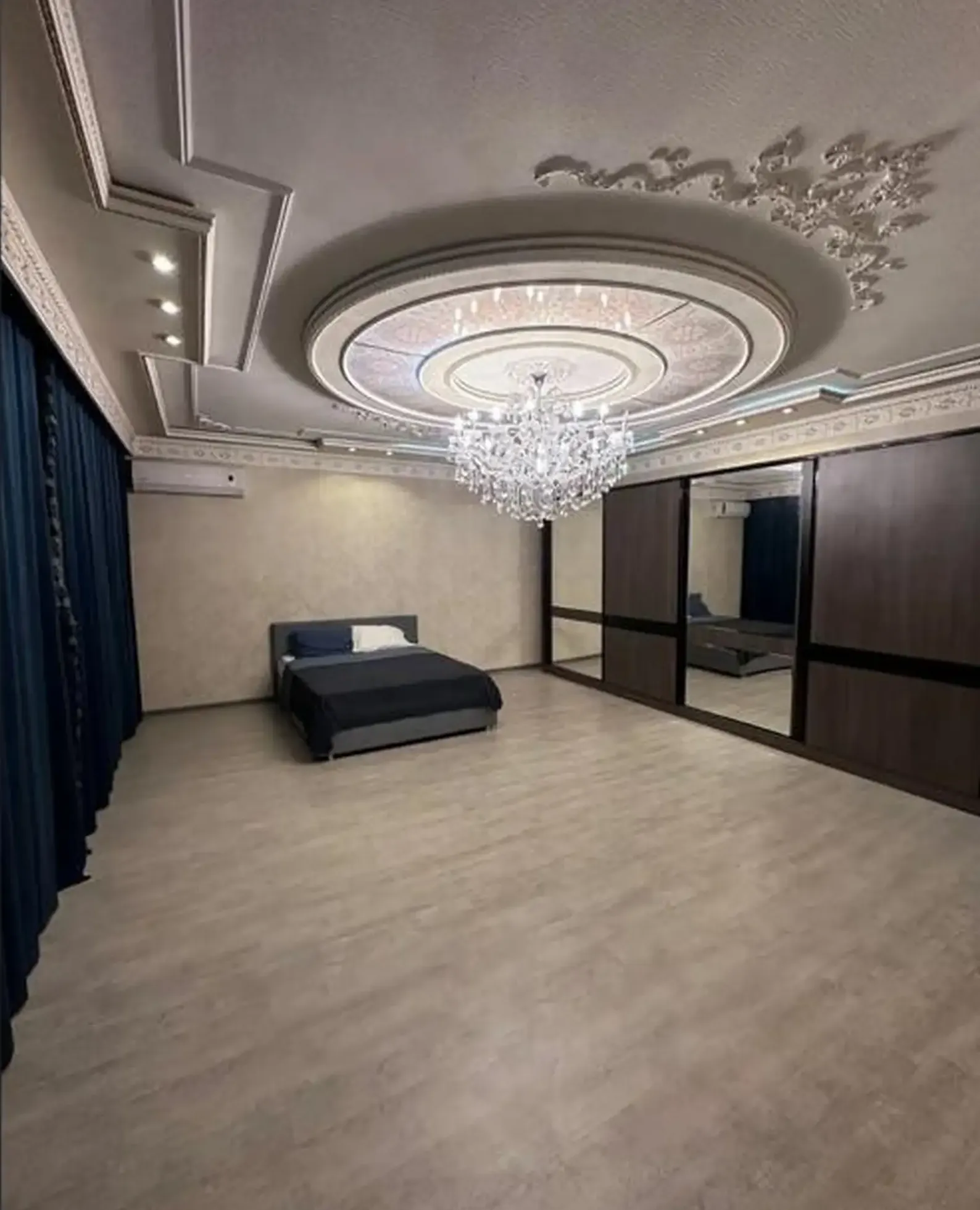 4-комн. квартира, 12 этаж, 180м², И Сомони