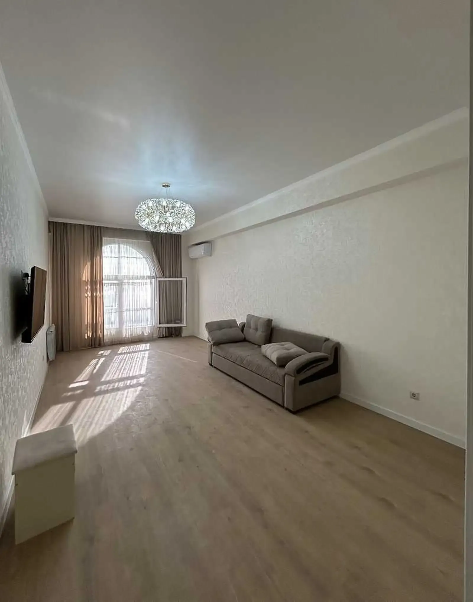 2-комн. квартира, 16 этаж, 100м²,  Гостиница HILTON