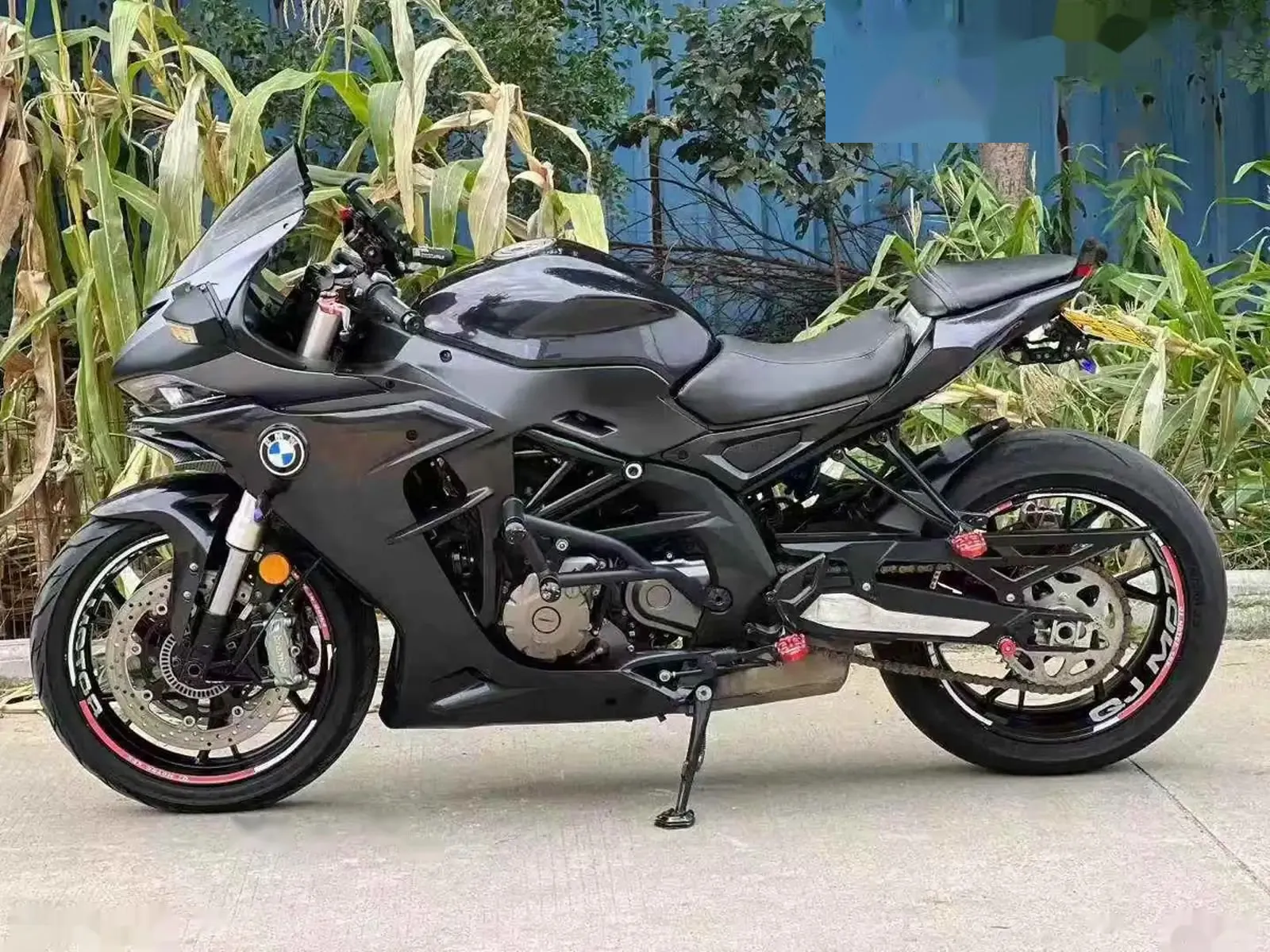 Мотоцикл BMW