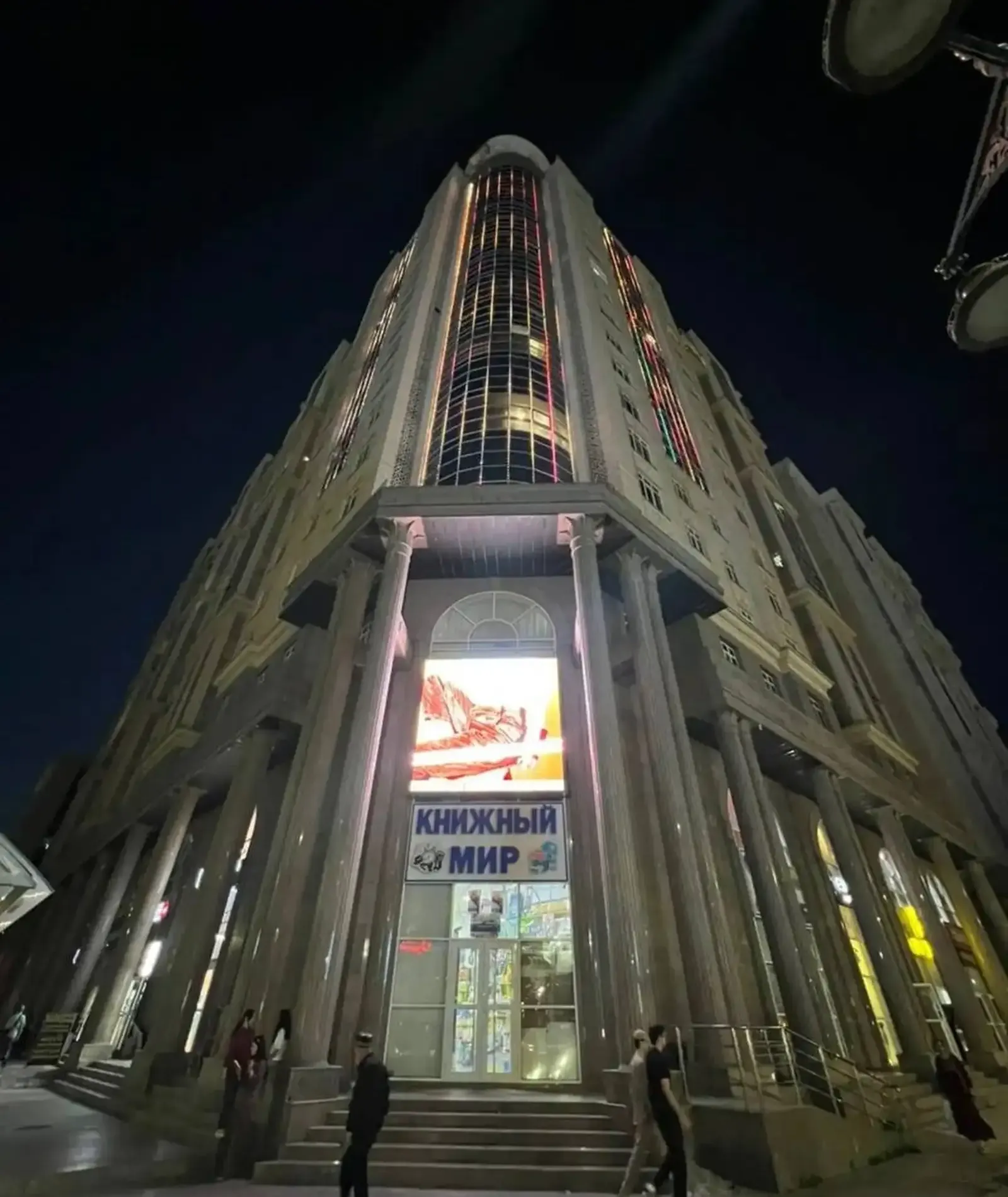 2-к квартира, 13 этаж, 52 м², Шохмансур доми гелос