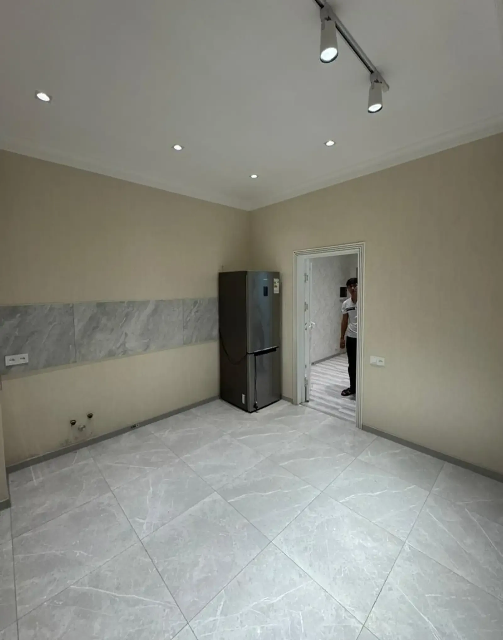 2-комн. квартира, 1 этаж, 64 м², Сино, 33 мкр