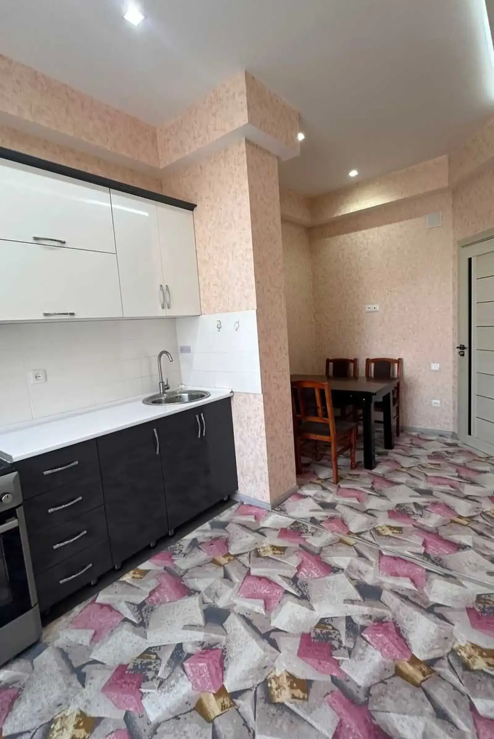 2-комн. квартира, 13 этаж, 73м², Исмоили Сомонӣ