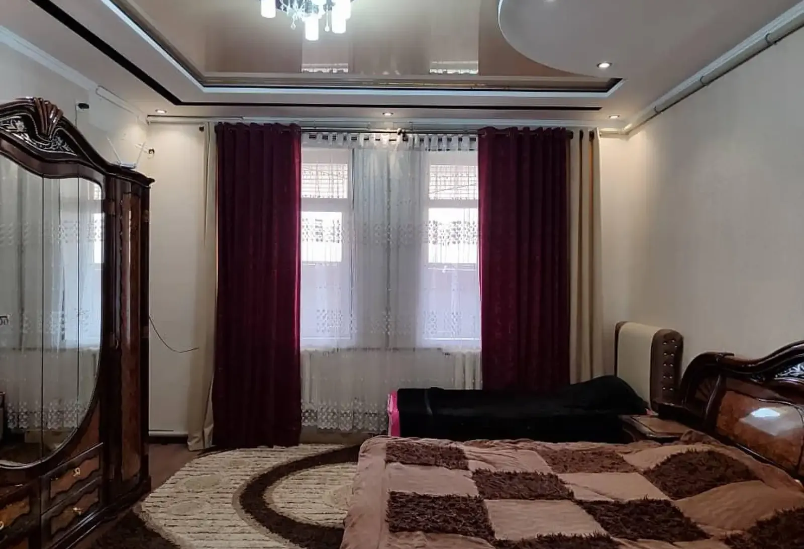 1-этажный, 5 комнатный дом, 240 м², каленин