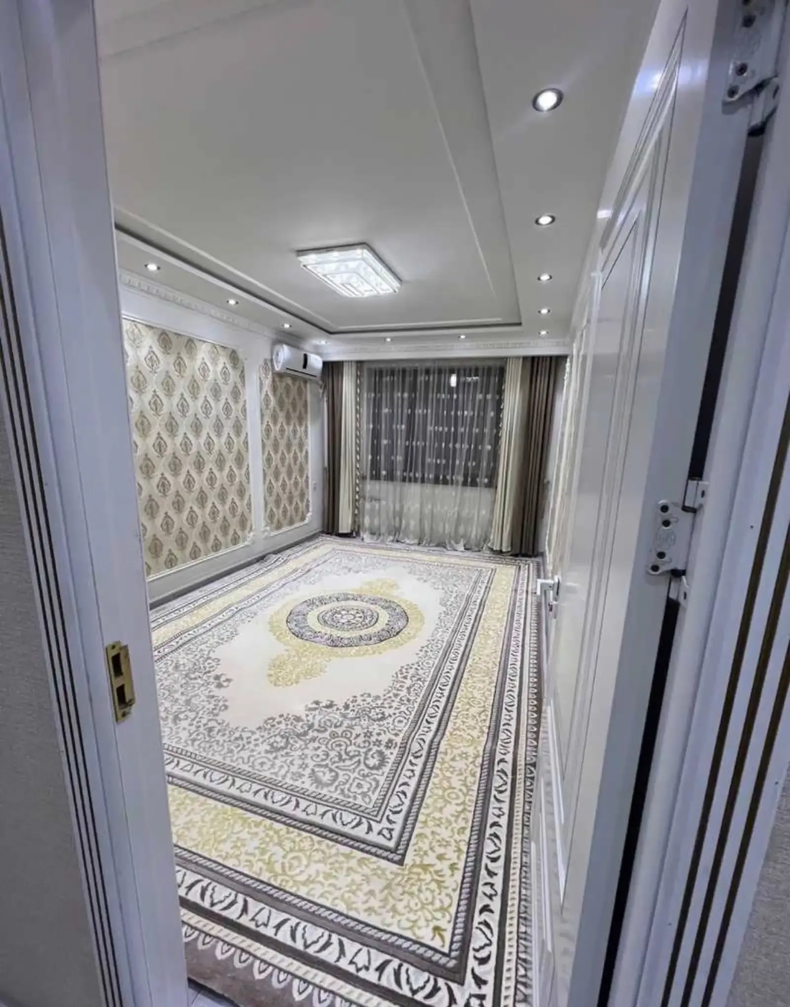 3-комн. квартира, 2 этаж, 74 м², Фирдавси