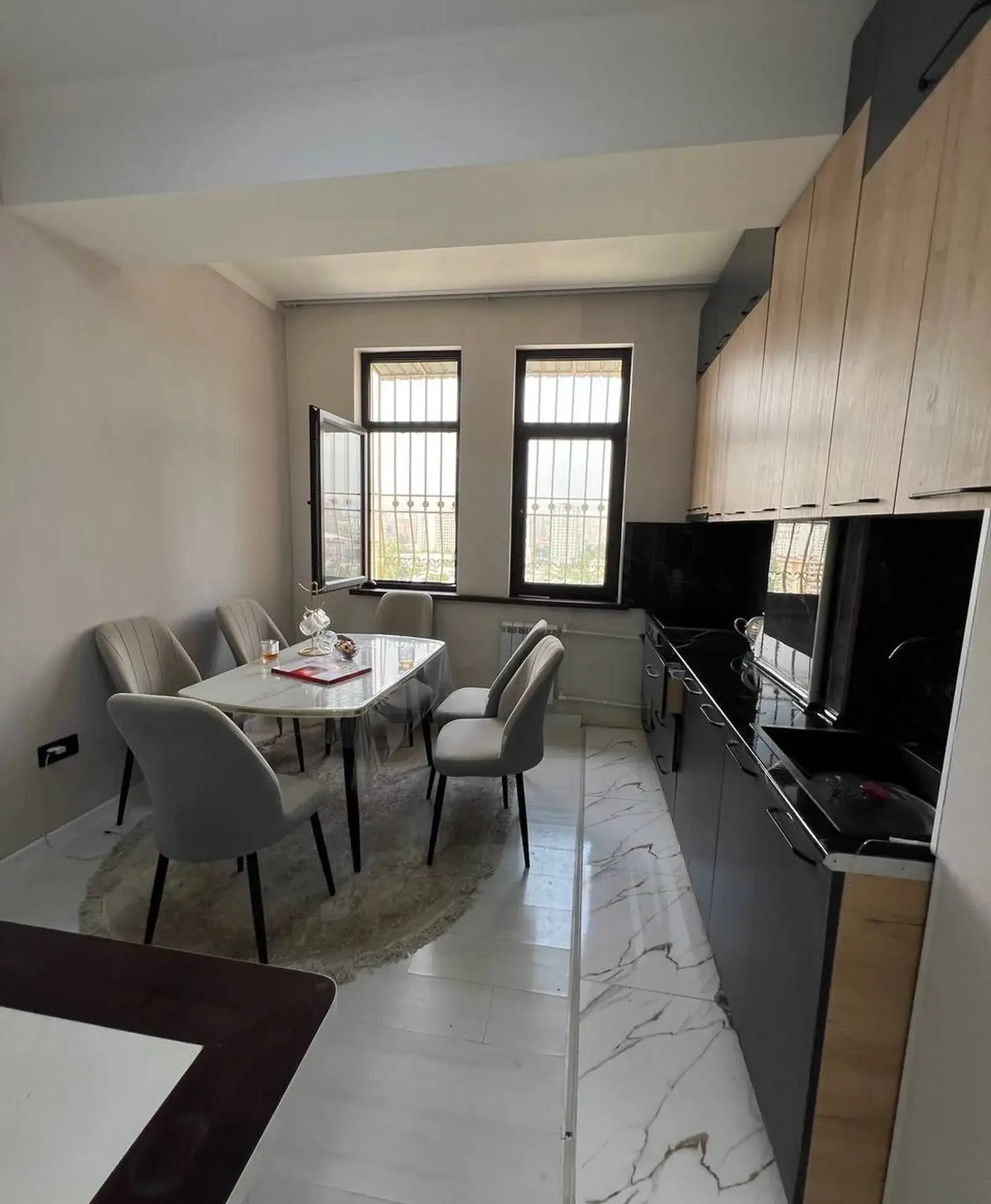 2-комн. квартира, 14 этаж, 75 м², Фирдавси