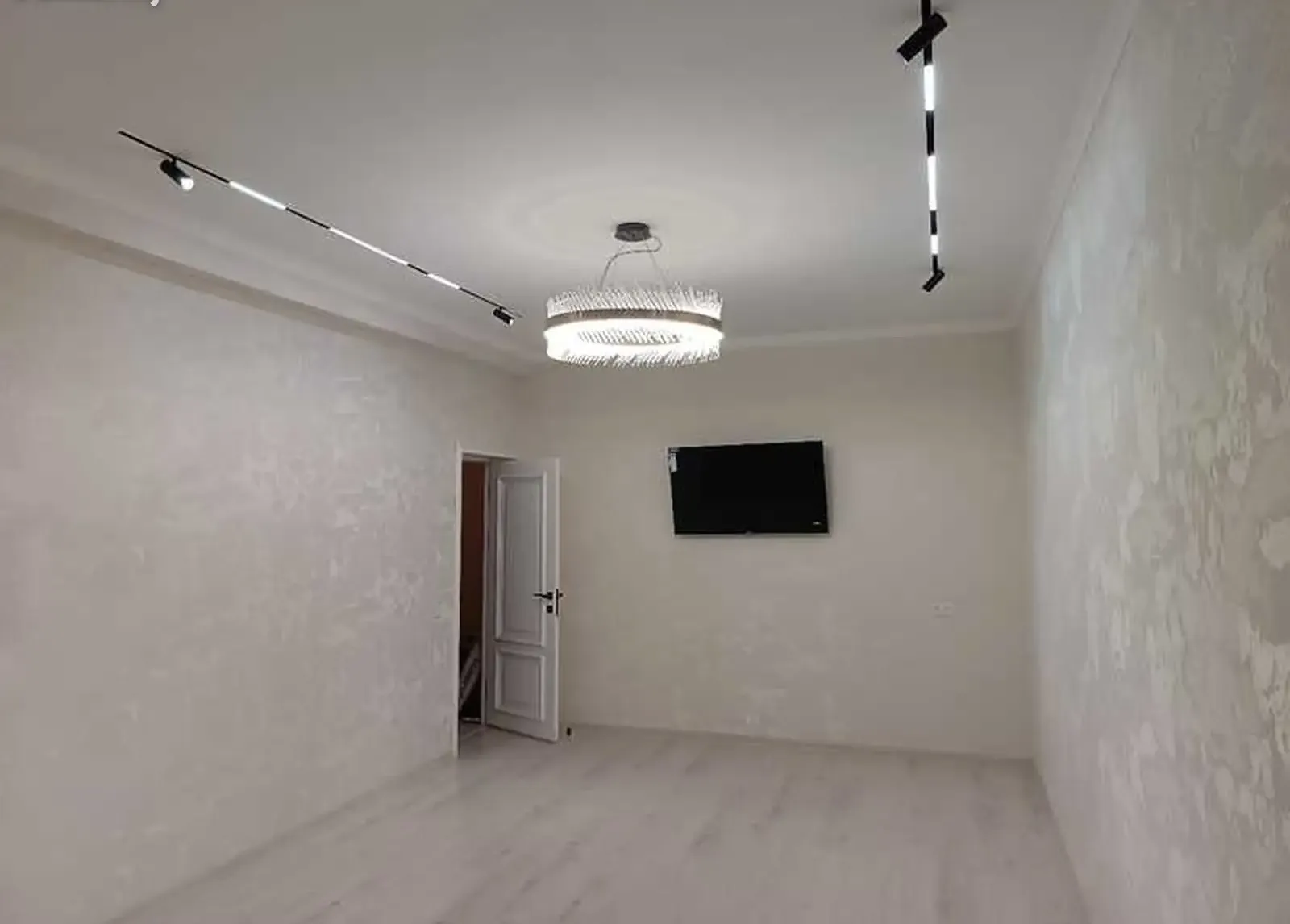 2-комн. квартира, 4 этаж, 70м², 82 Мкр