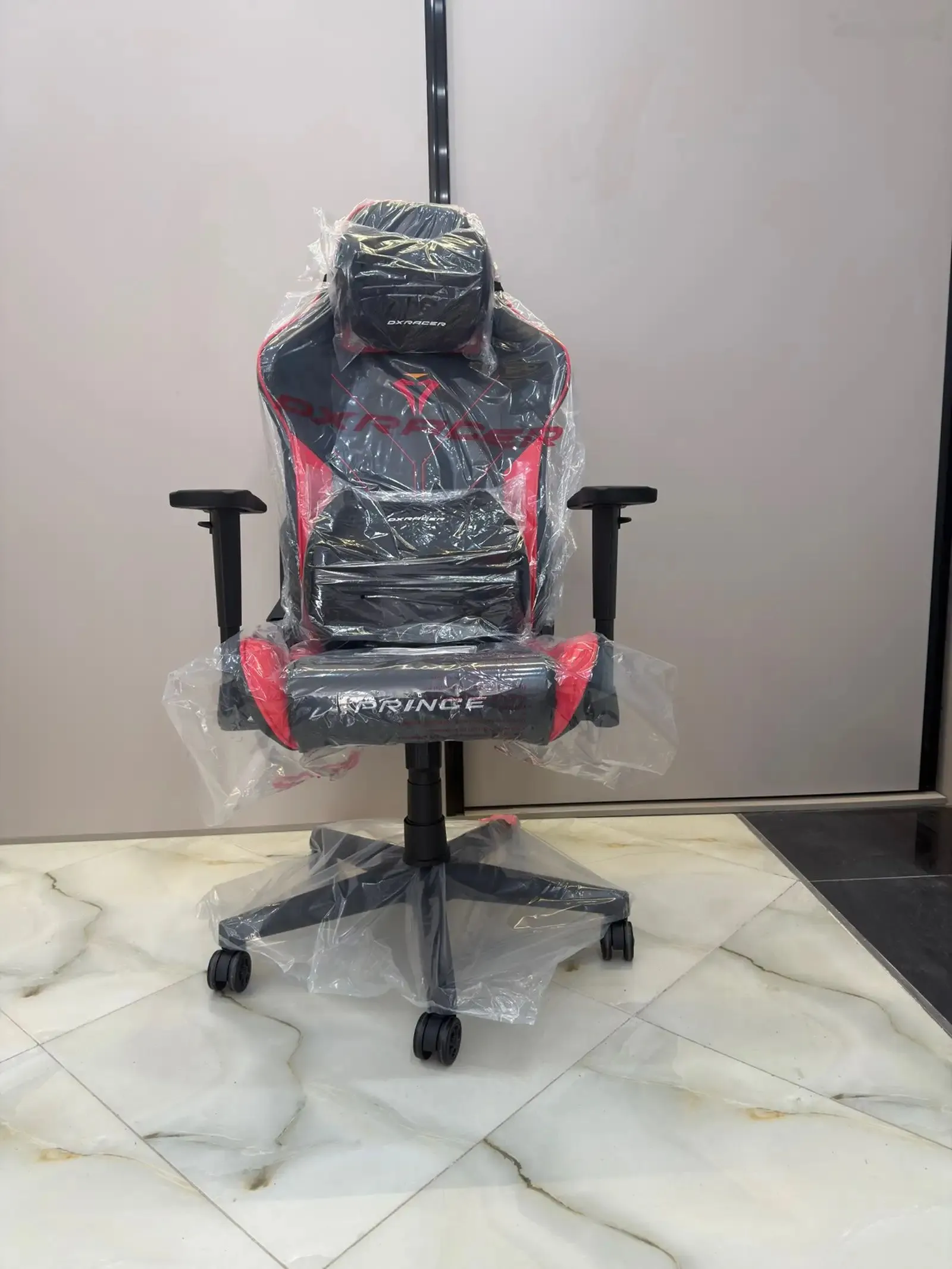 Игровое кресло DXracer prince