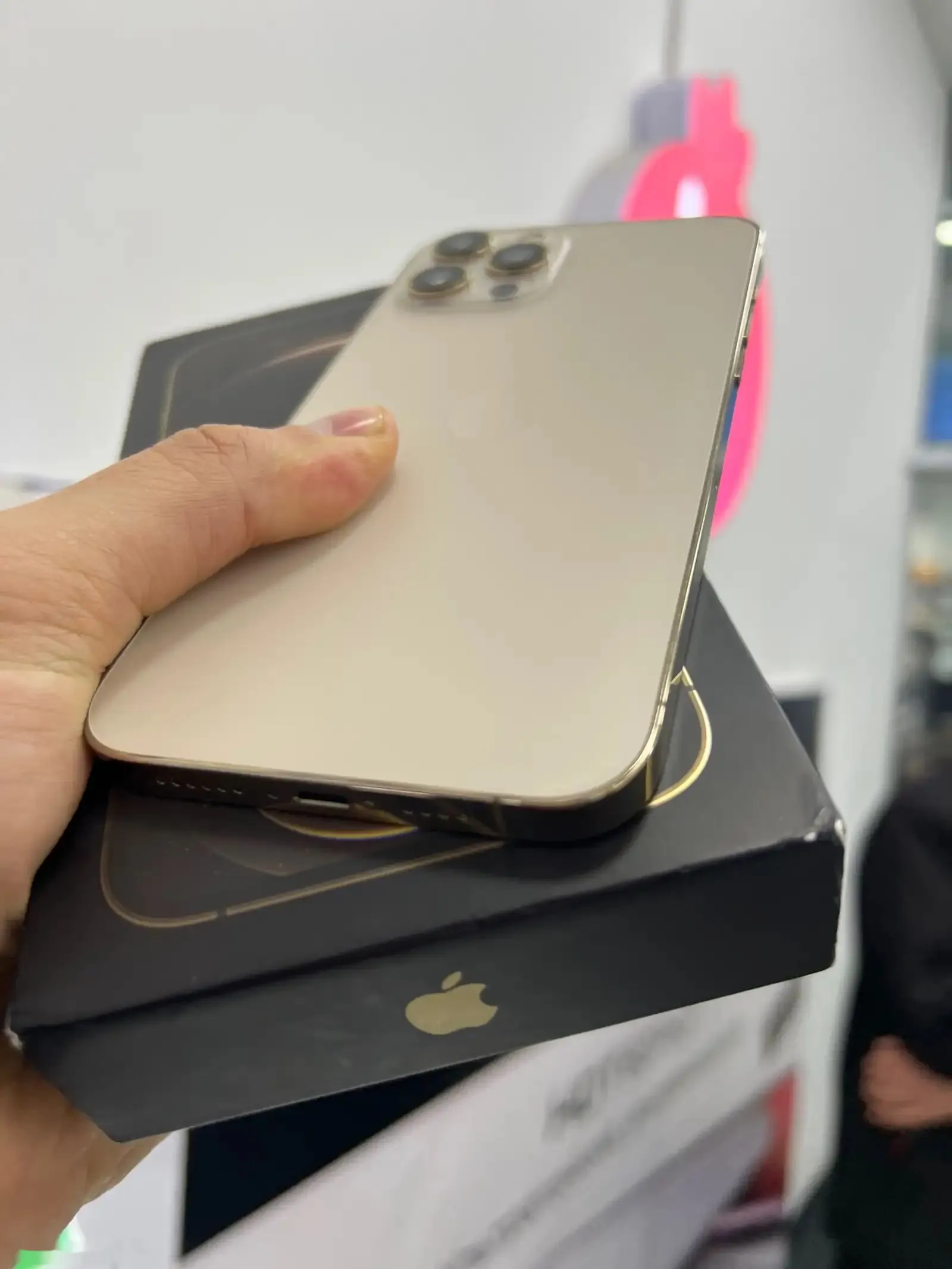 Apple iPhone 12 Pro Max, 256 gb, Gold — фото 7