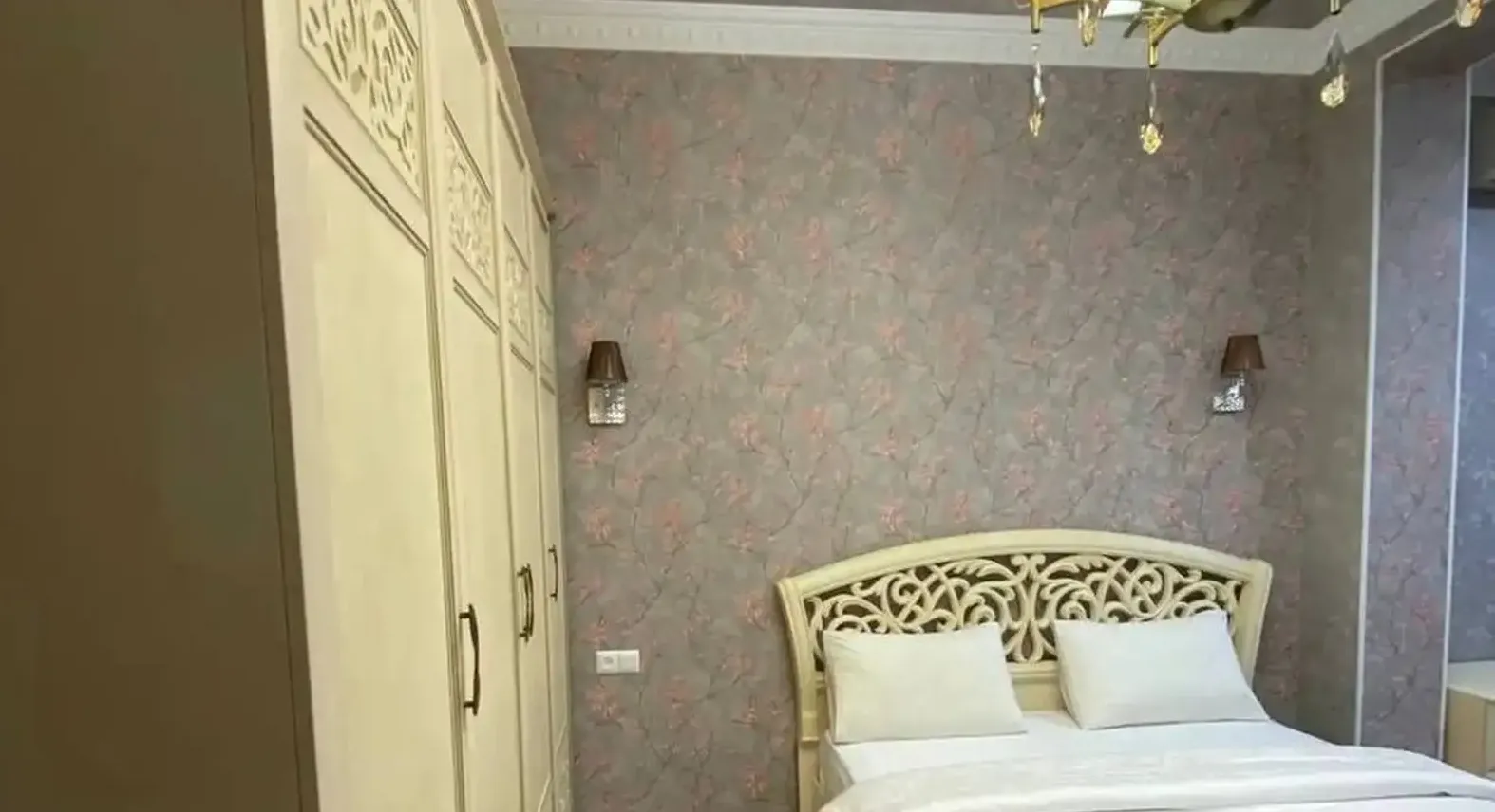 2-комн. квартира, 10 этаж, 100 м², Голубой экран