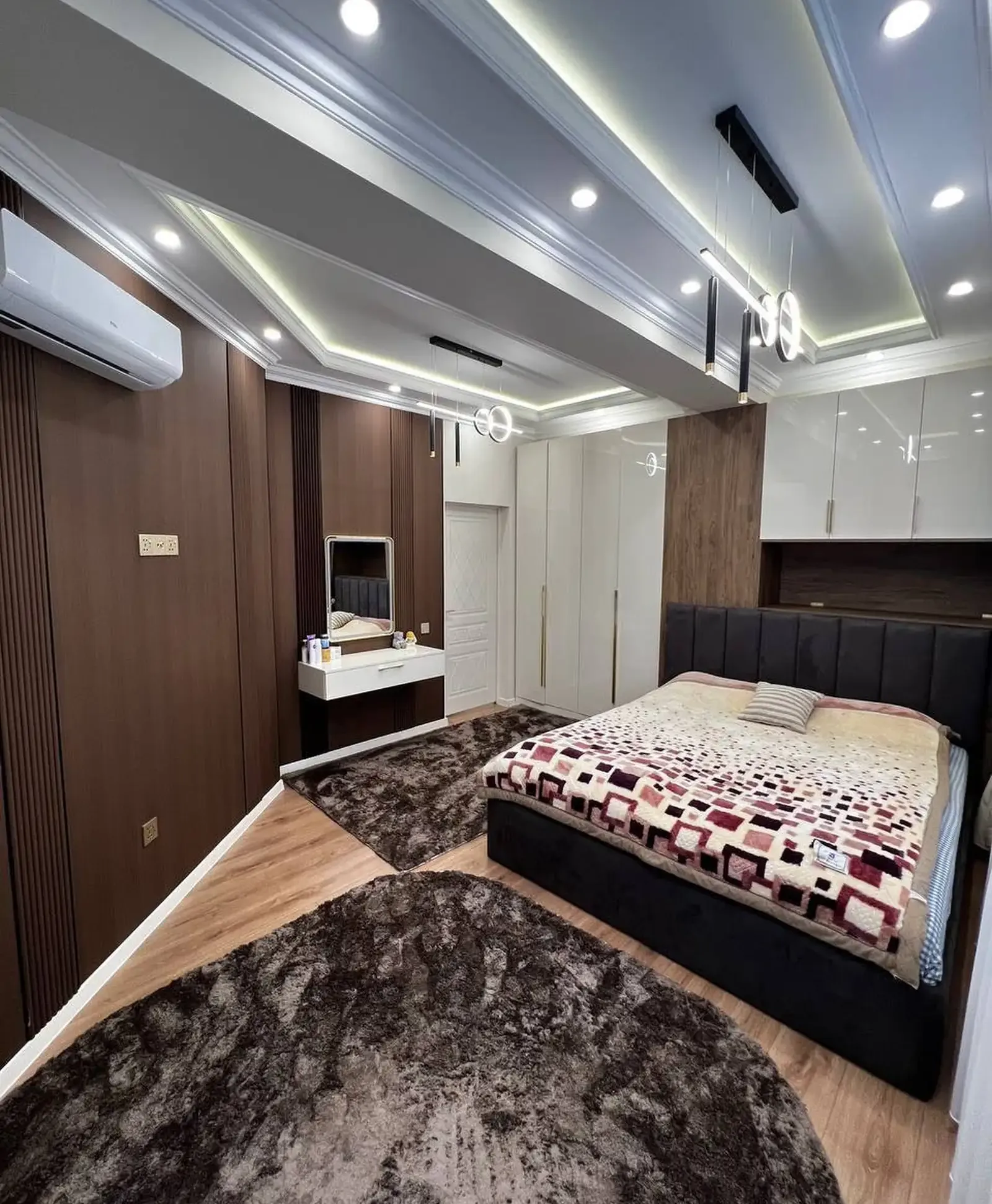 3-комн. квартира, 4 этаж, 93 м², Фирдавси Цирк пеши Суд