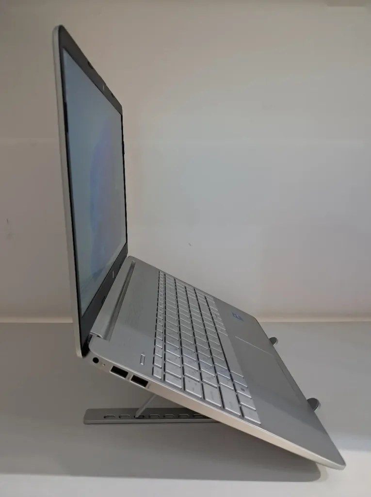 Ноутбук HP Laptop 15s-fq5276nia