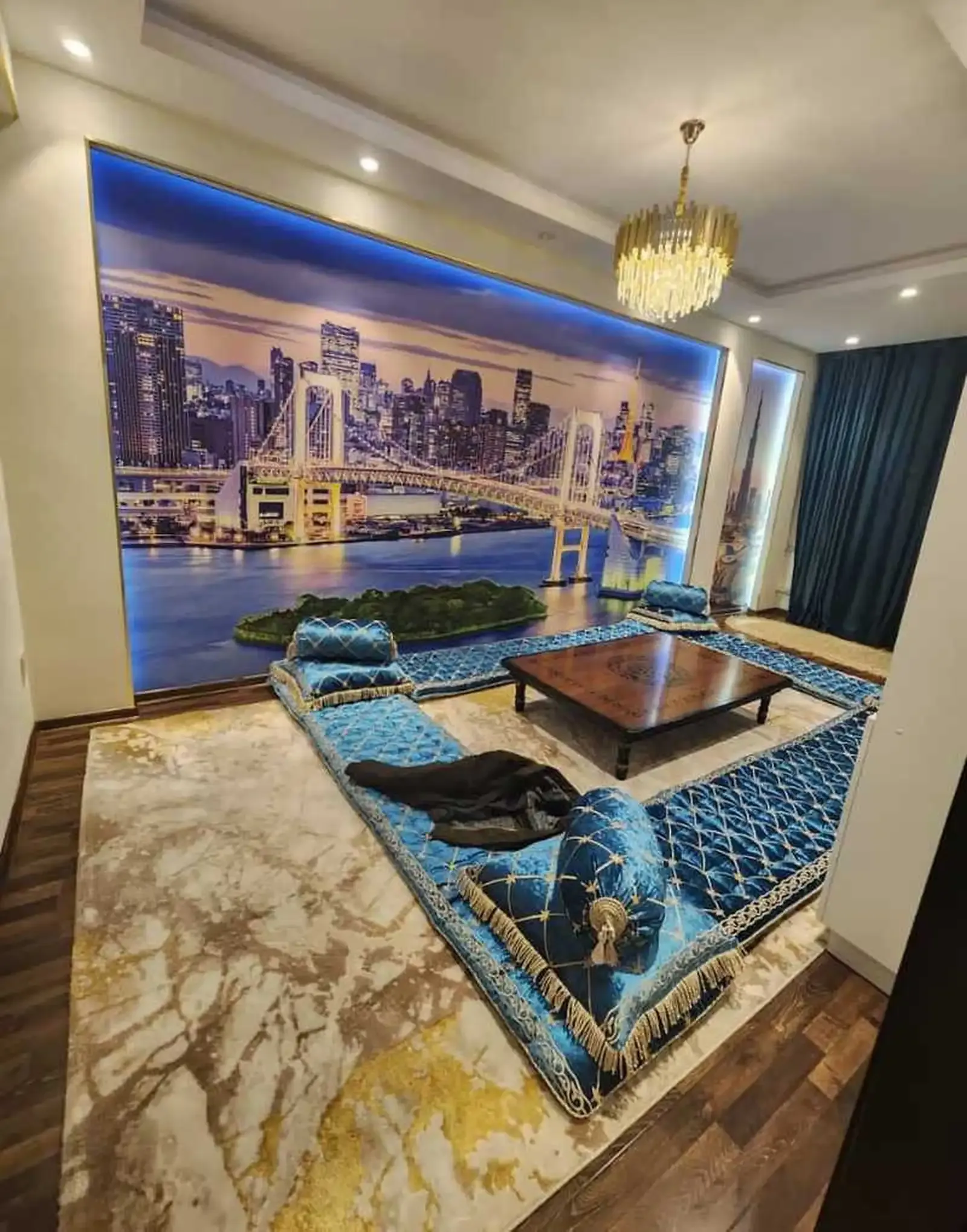 2-комн. квартира, 12 этаж, 72м², Чор Дома