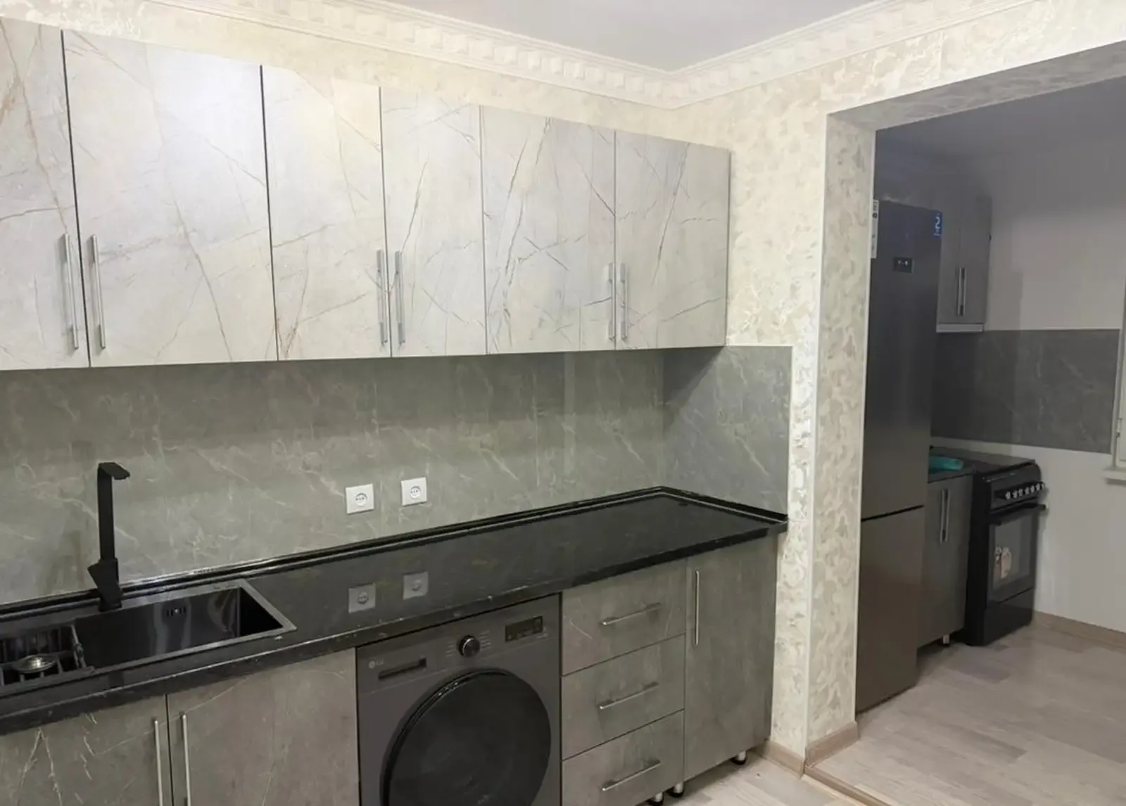 3-комн. квартира, 4 этаж, 68м², Профсоюз, главный Ёвар