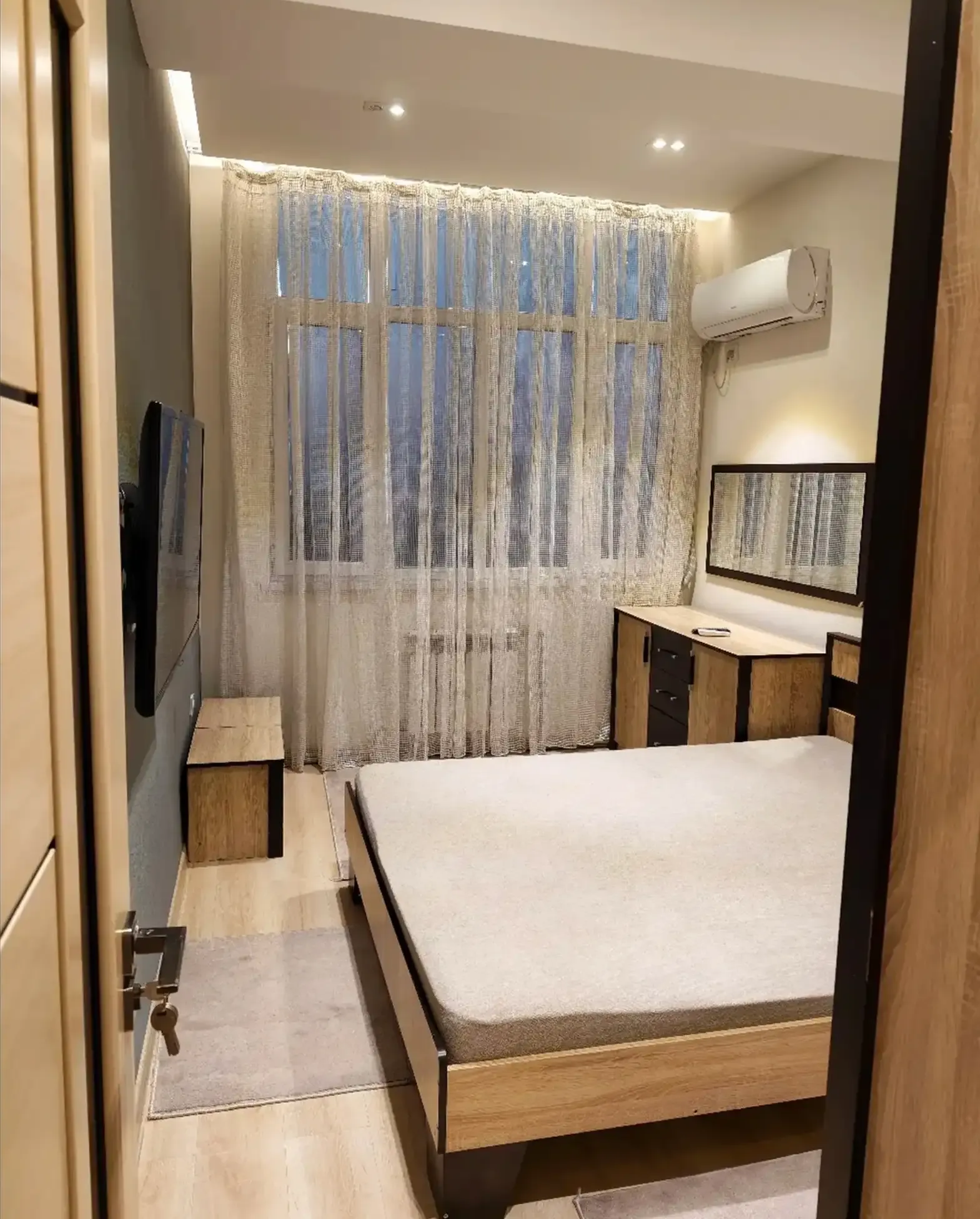 2-комн. квартира, 13 этаж, 60м², 82мкр