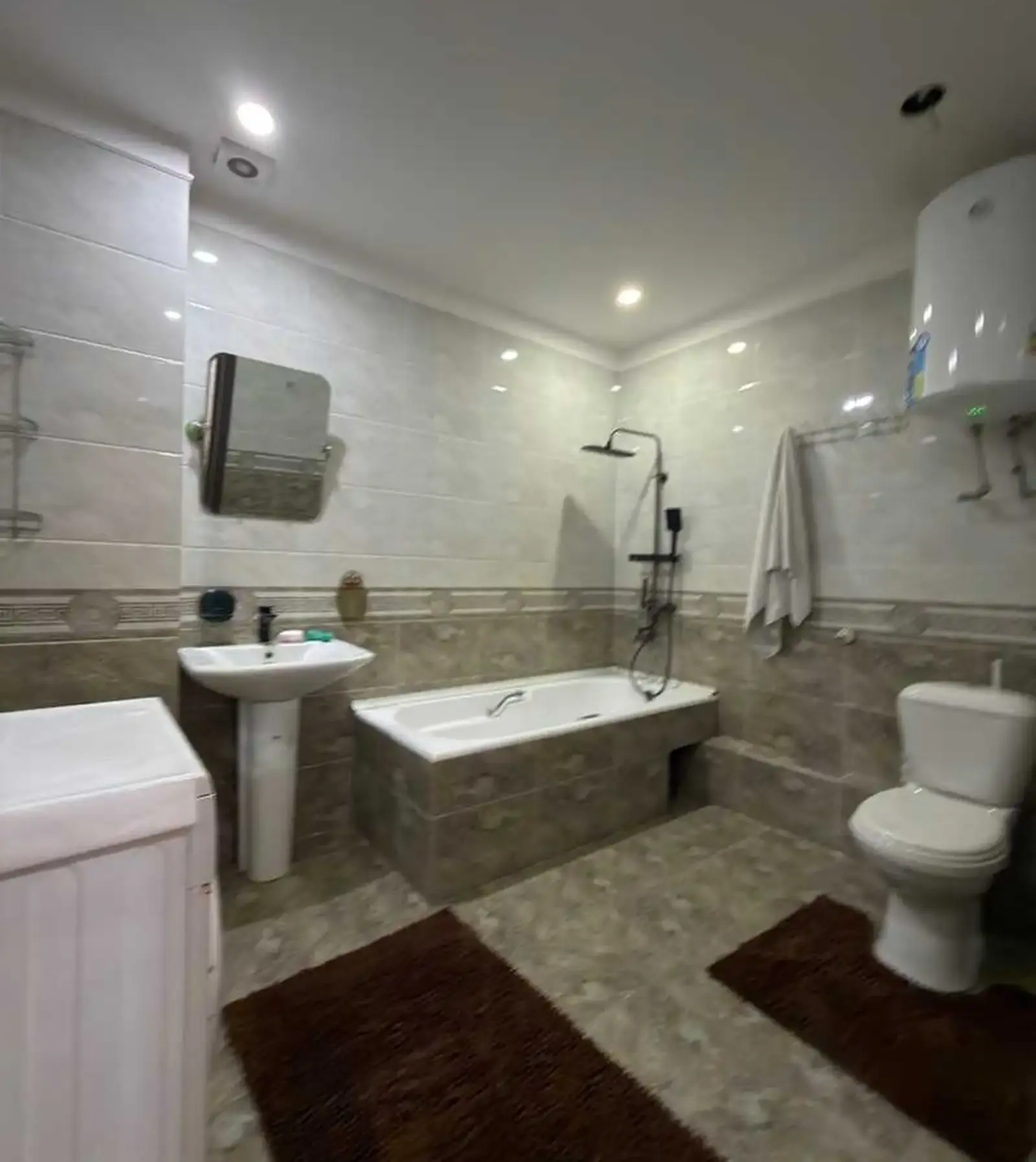 3-комн. квартира, 4 этаж, 120м², Хусейнзода 33/2