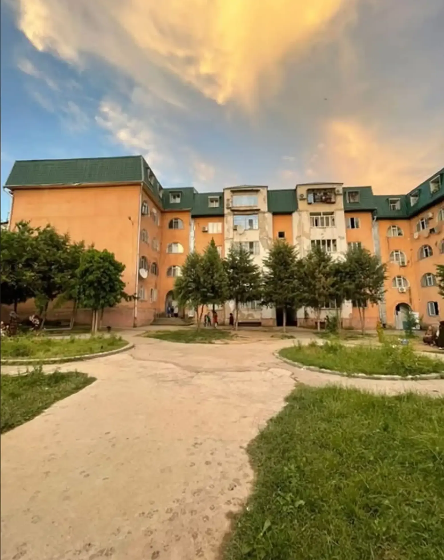 5-комн. квартира, 2 этаж, 140м², Шохмансур