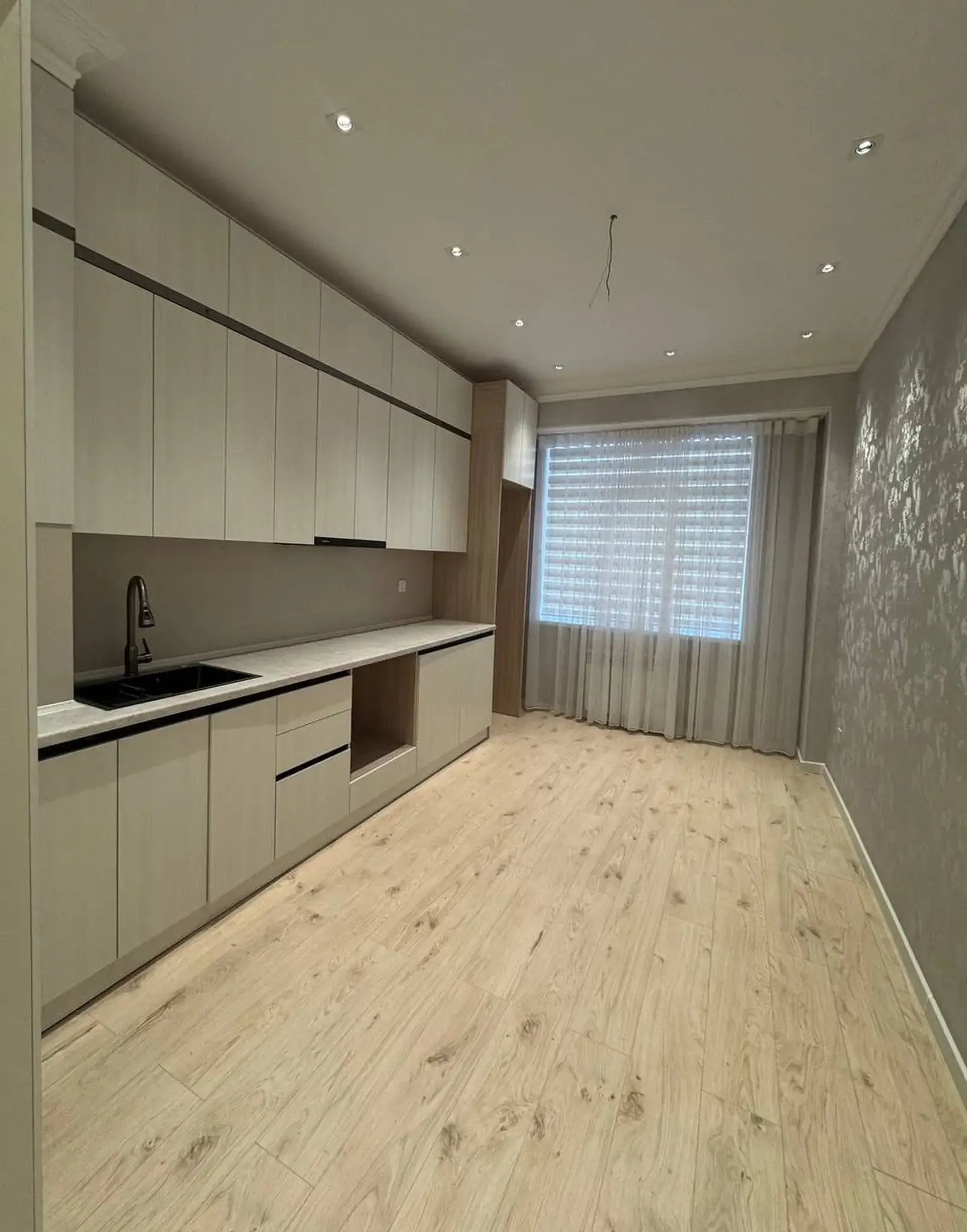 2-комн. квартира, 11 этаж, 74 м², 104 микрорайон