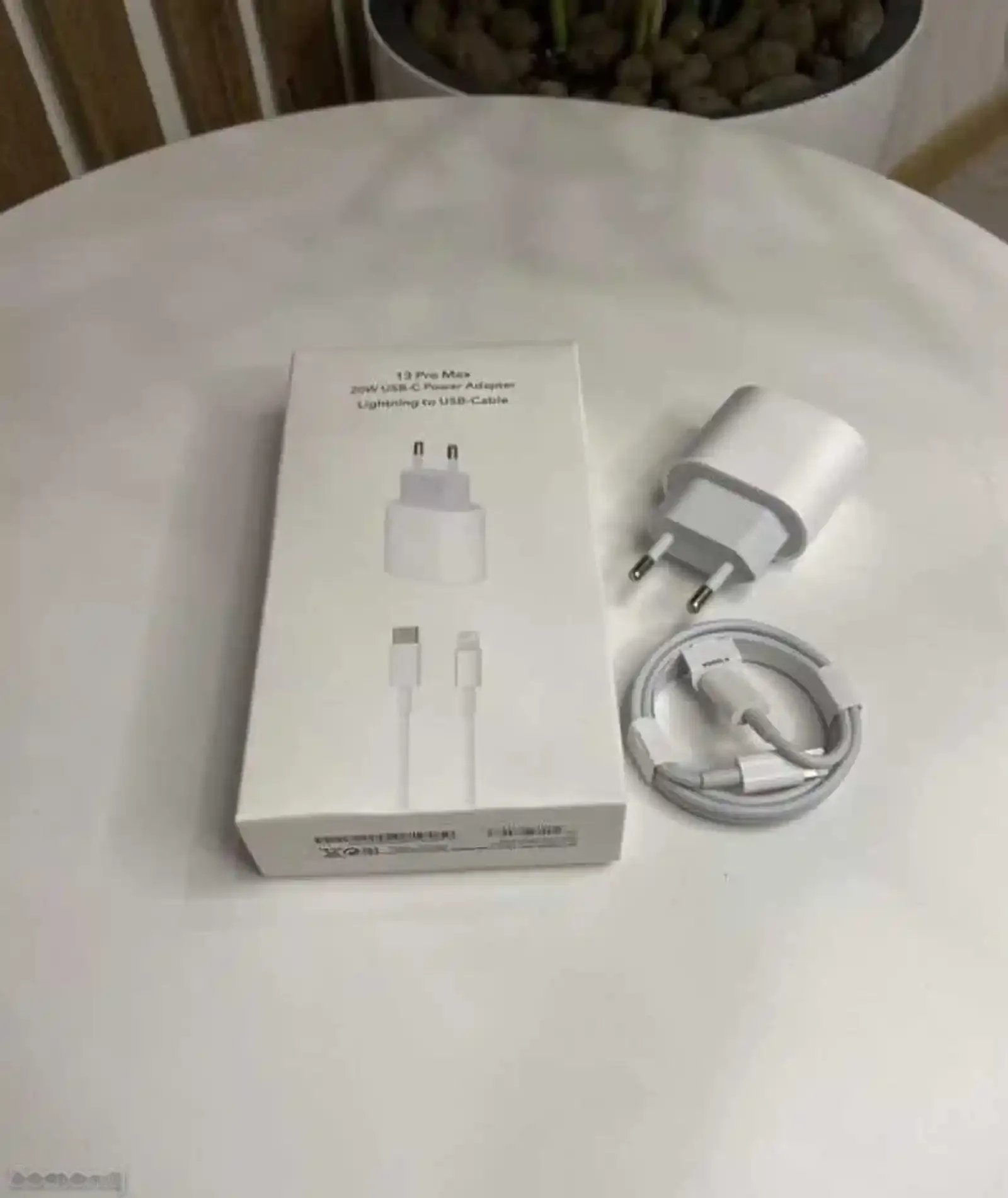 Зарядное устройство на iPhone 20w