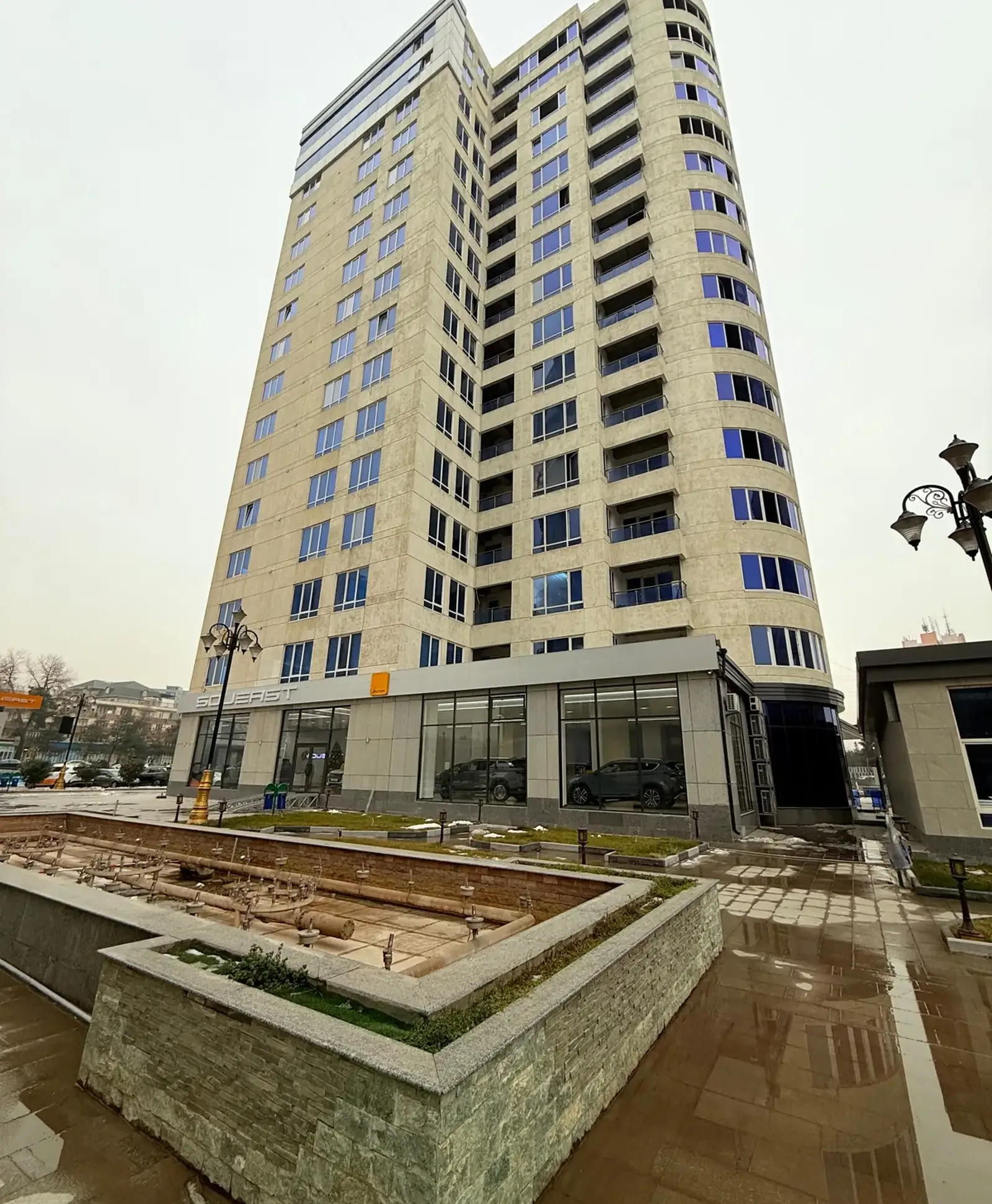 3-комн. квартира, 2 этаж, 108 м², Цирк