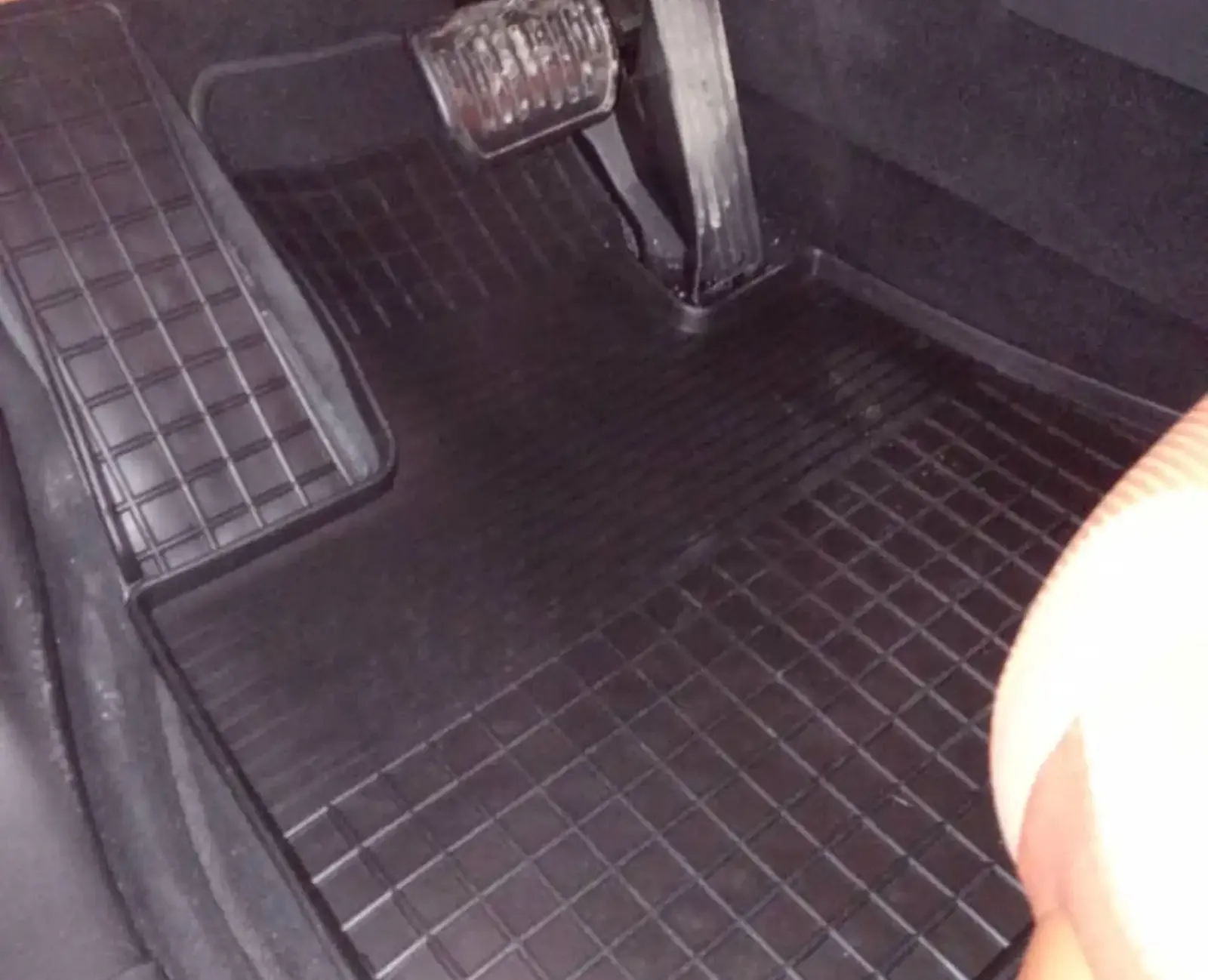 Полик на BMW 5 серии