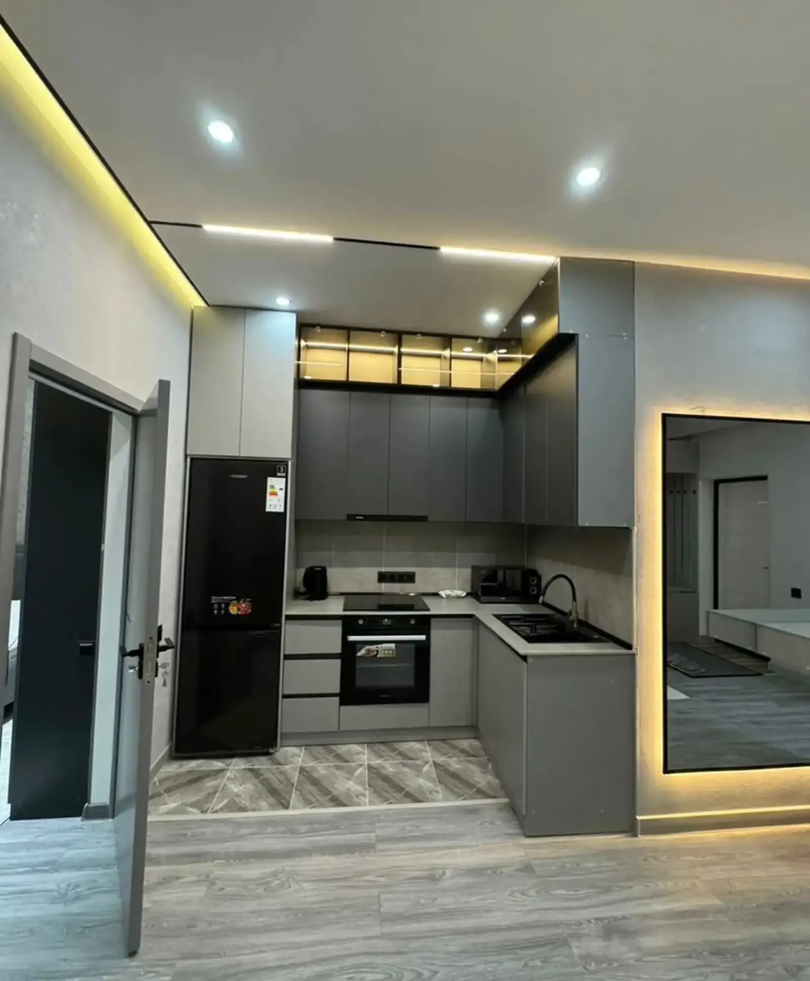 2-комн. квартира, 18 этаж, 80м², Шохмансур