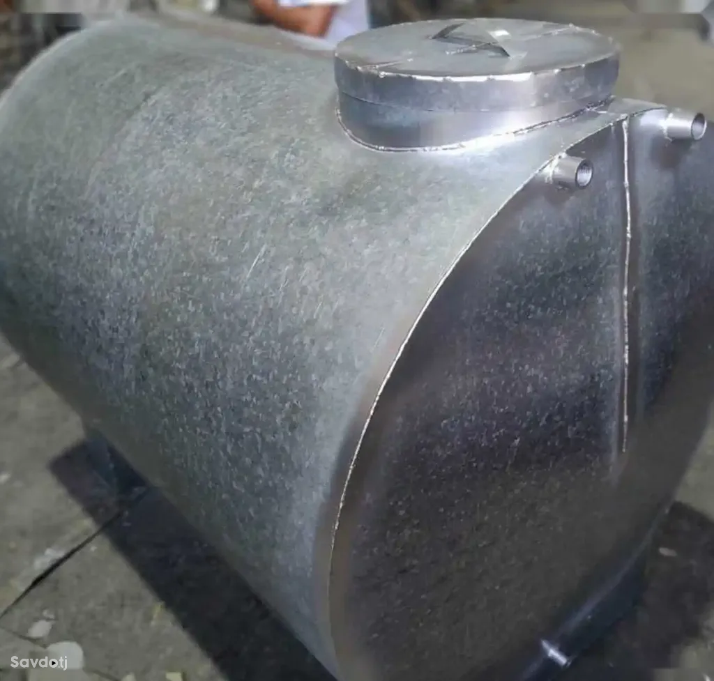 Бочка отценкованная 1000л. Толщина лыстья 1.5мм.