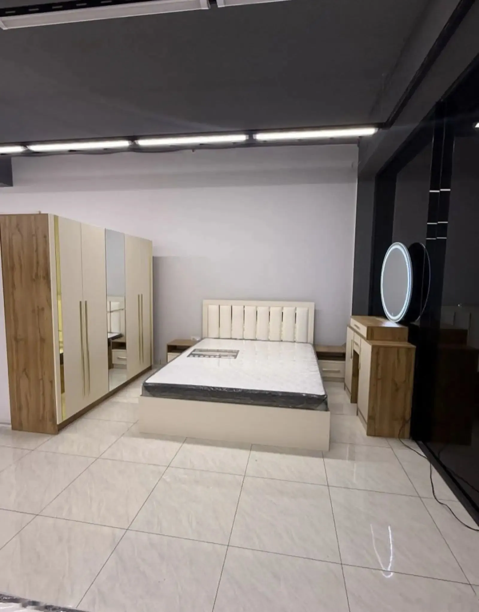 Спальный гарнитур