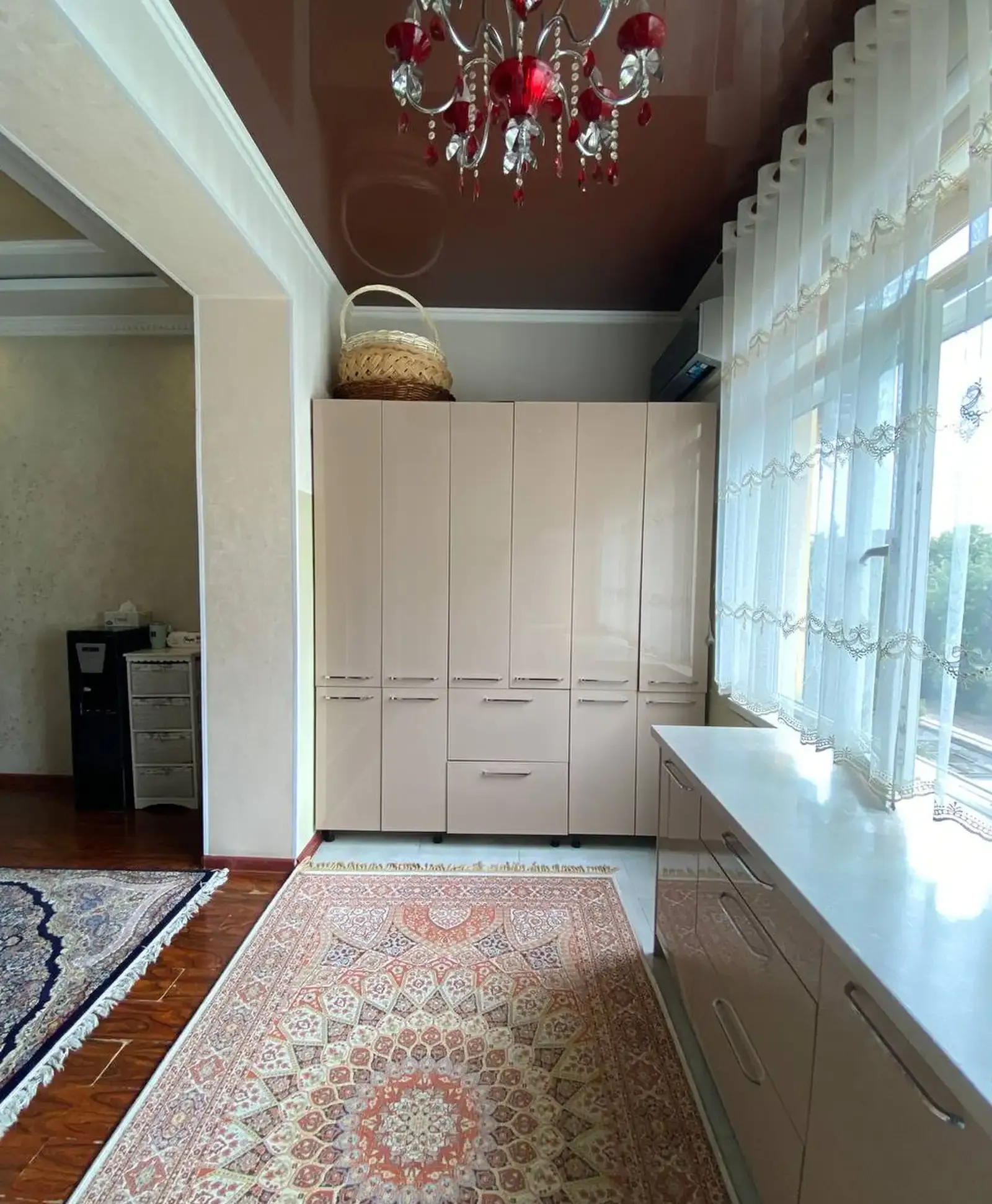 4-комн. квартира, 4 этаж, 140 м², Сино 102мкр возле Ресторана Шахриёр
