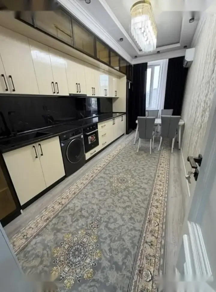 3-комн. квартира, 13 этаж, 110м², Сомони