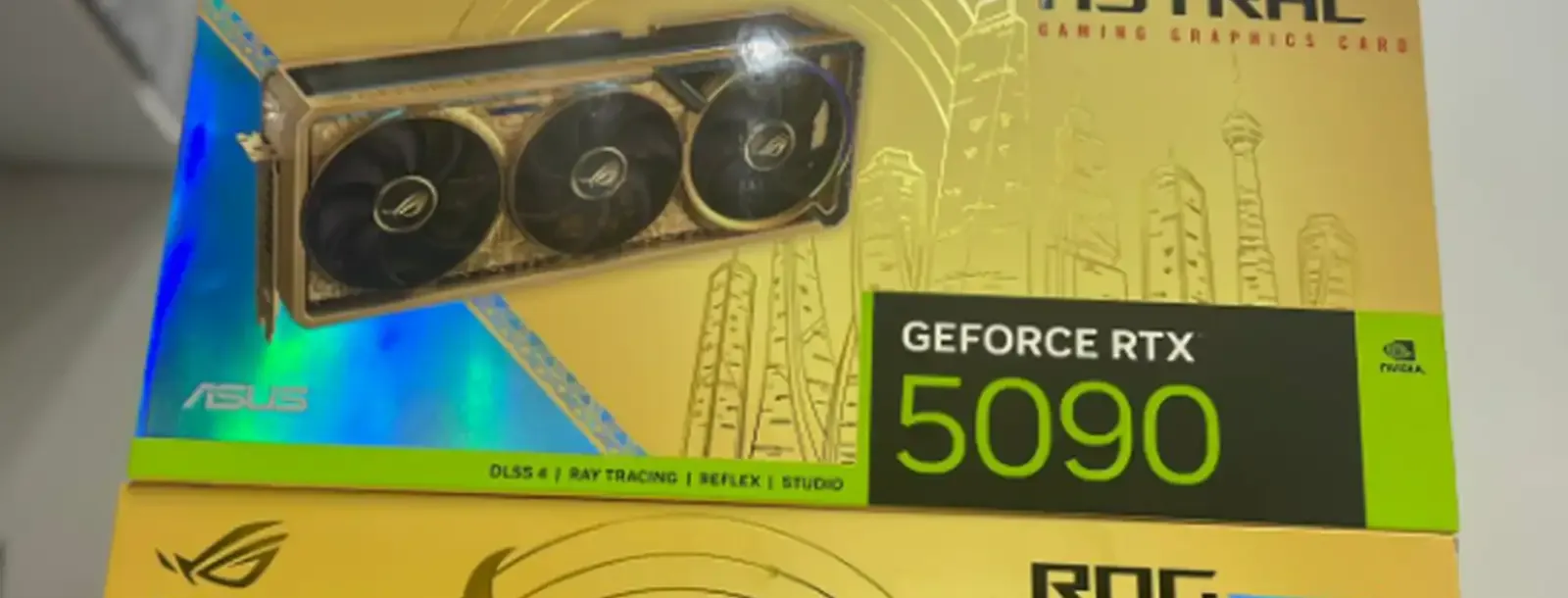 Видеокарта ROG Astral GeForce RTX 5090 Dhahab OC Edition