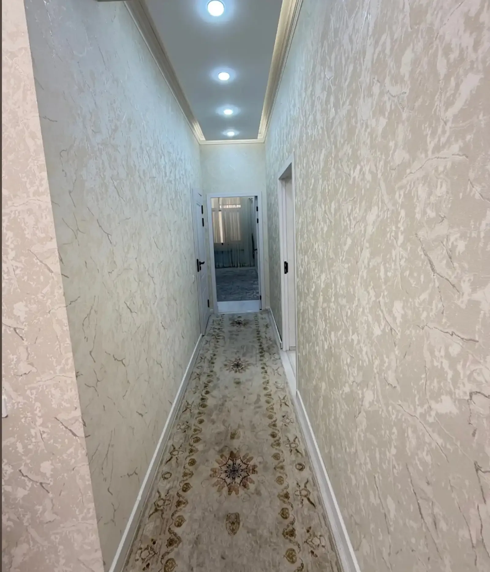 2-комн. квартира, 2 этаж, 70м², сино