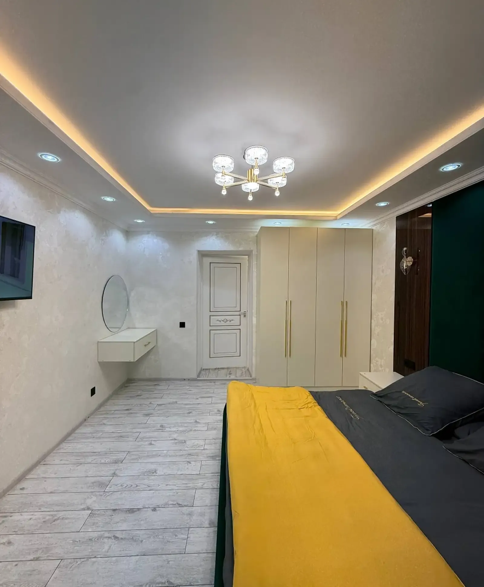 3-комн. квартира, Цокольный этаж, 75 м², Сино, 33мкр, КФС