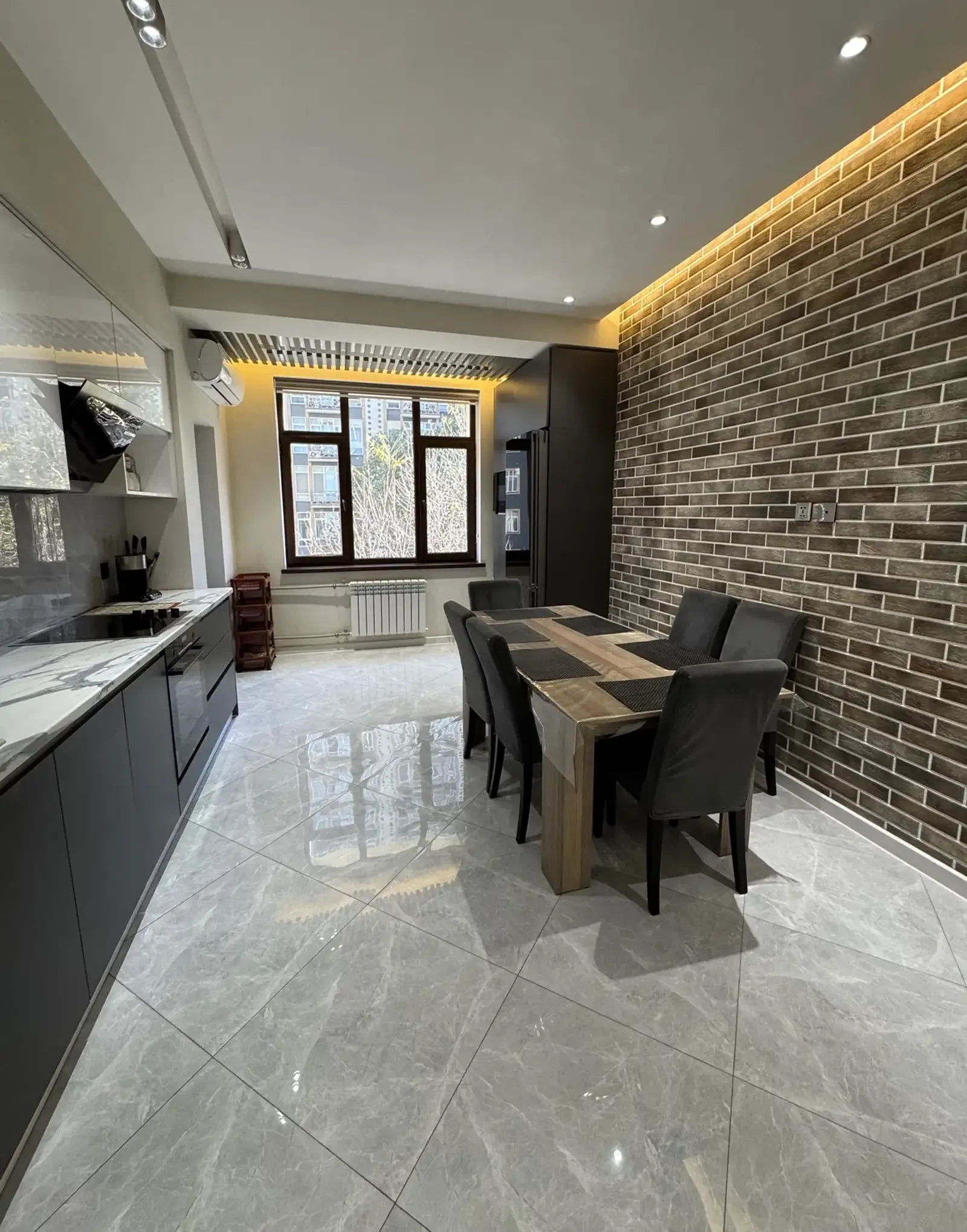 3-комн. квартира, 4 этаж, 104 м², Овир, Гранд Отель