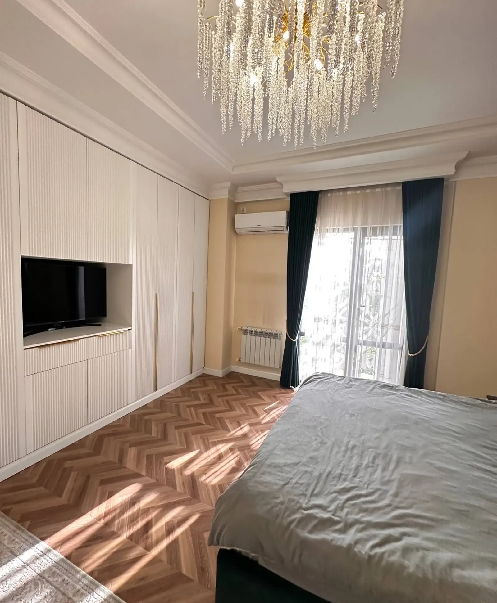 3-комн. квартира, 3 этаж, 102 м², Исмоили Сомони школа 8 (Дом Баракат)