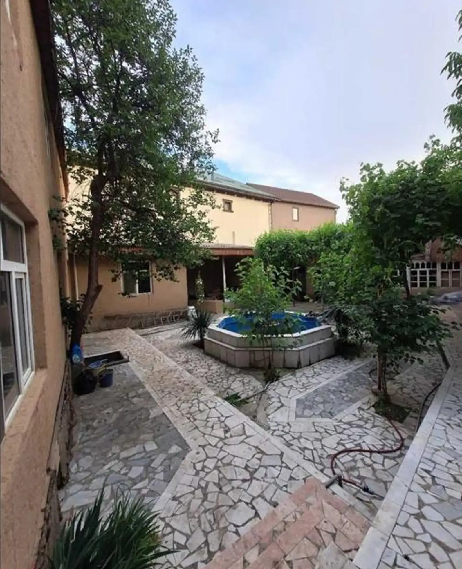 2-этажный, 7 комнатный дом, 385 м², И. Сомони