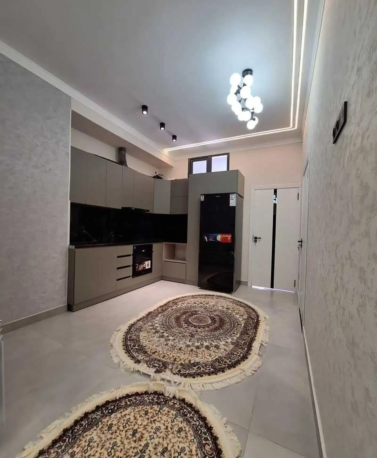 2-комн. квартира, 11 этаж, 72м², Овир