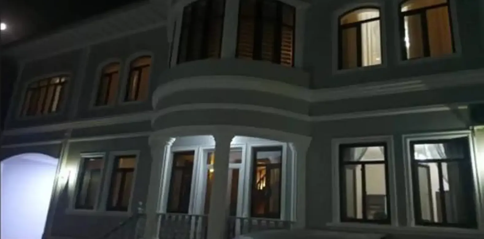 2-этажный, 12 комнатный дом, 450 м², Шохмансур