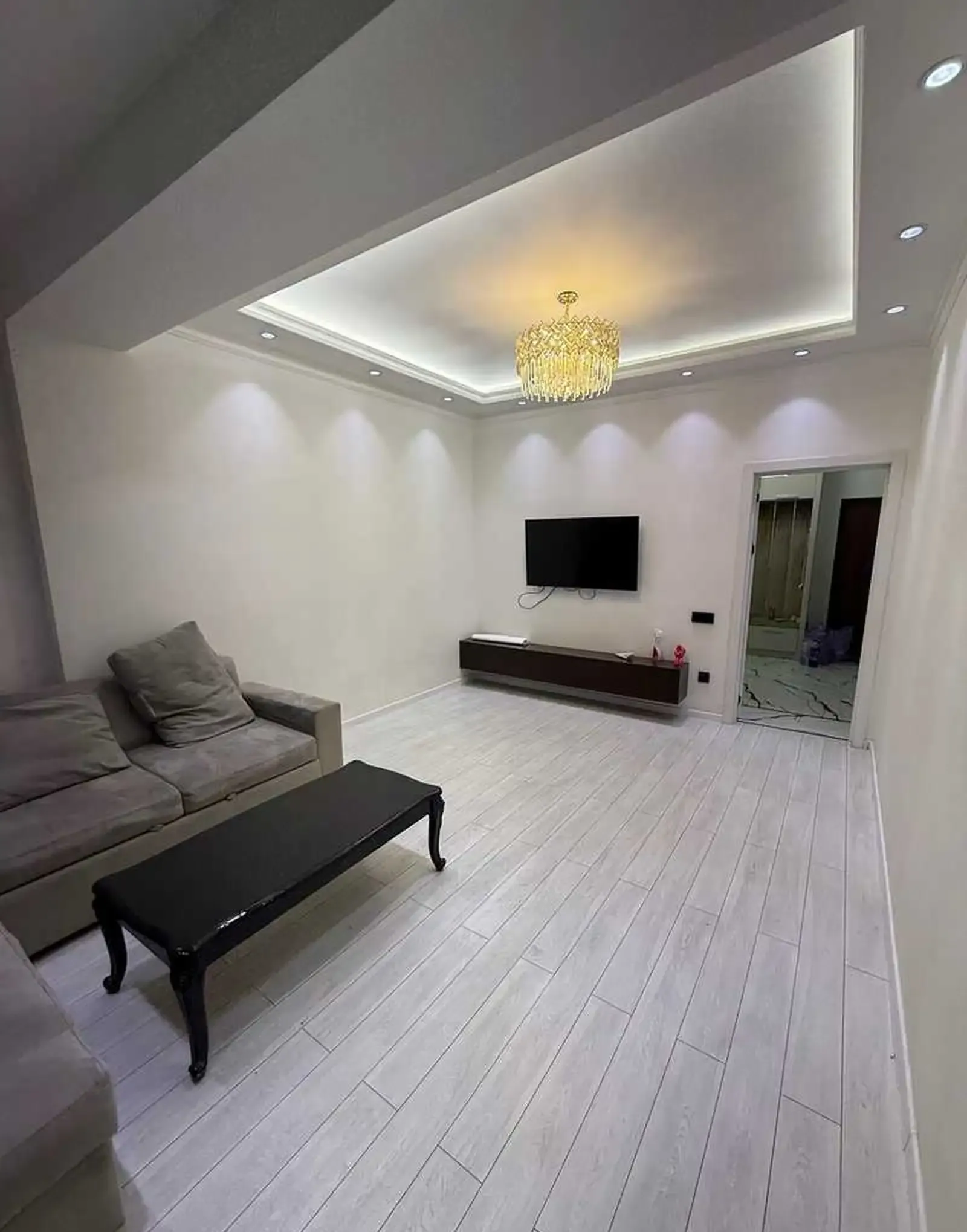 2-комн. квартира, 10 этаж, 97м², ОВИР