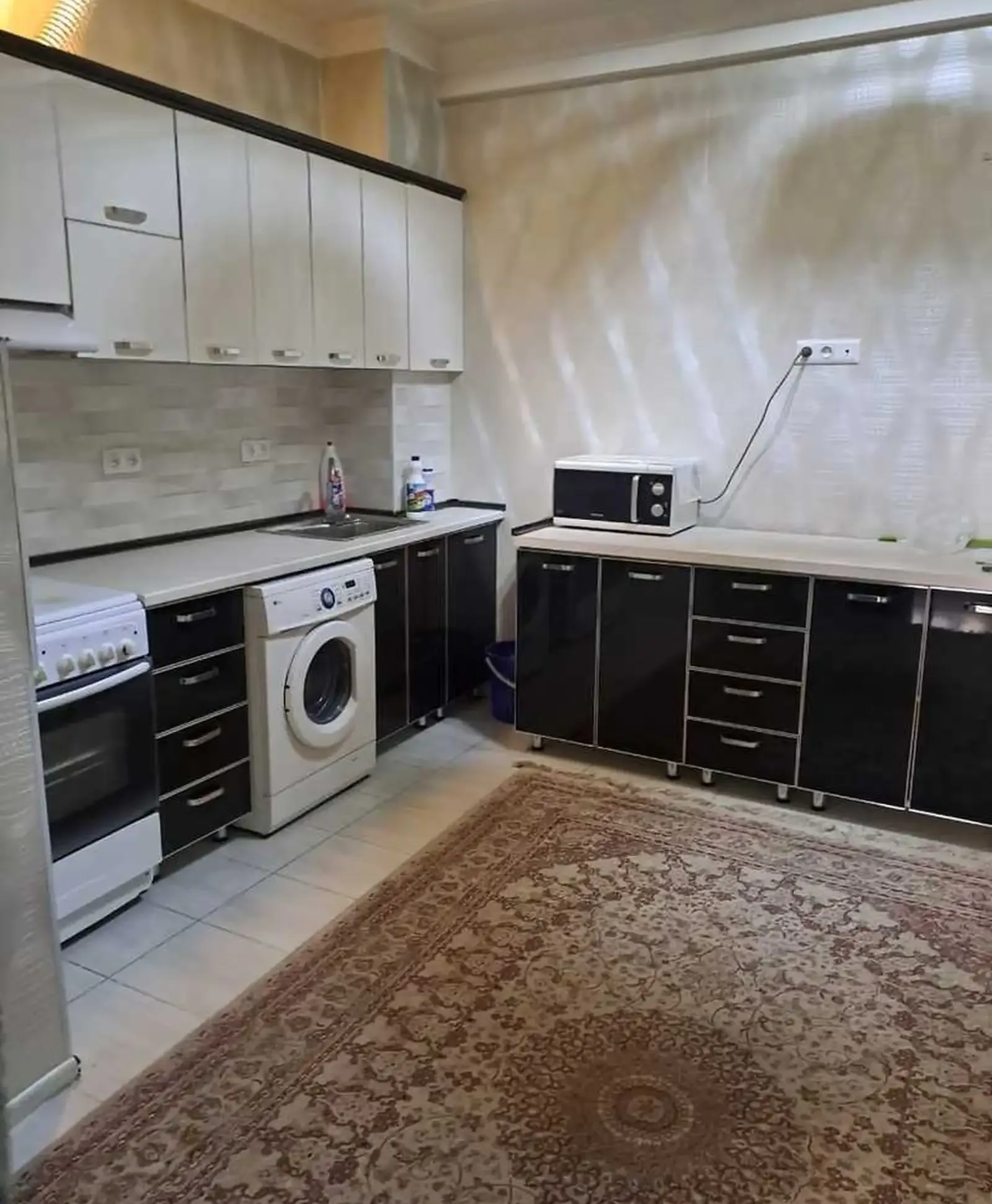 2-комн. квартира, 9 этаж, 65м², айни 55